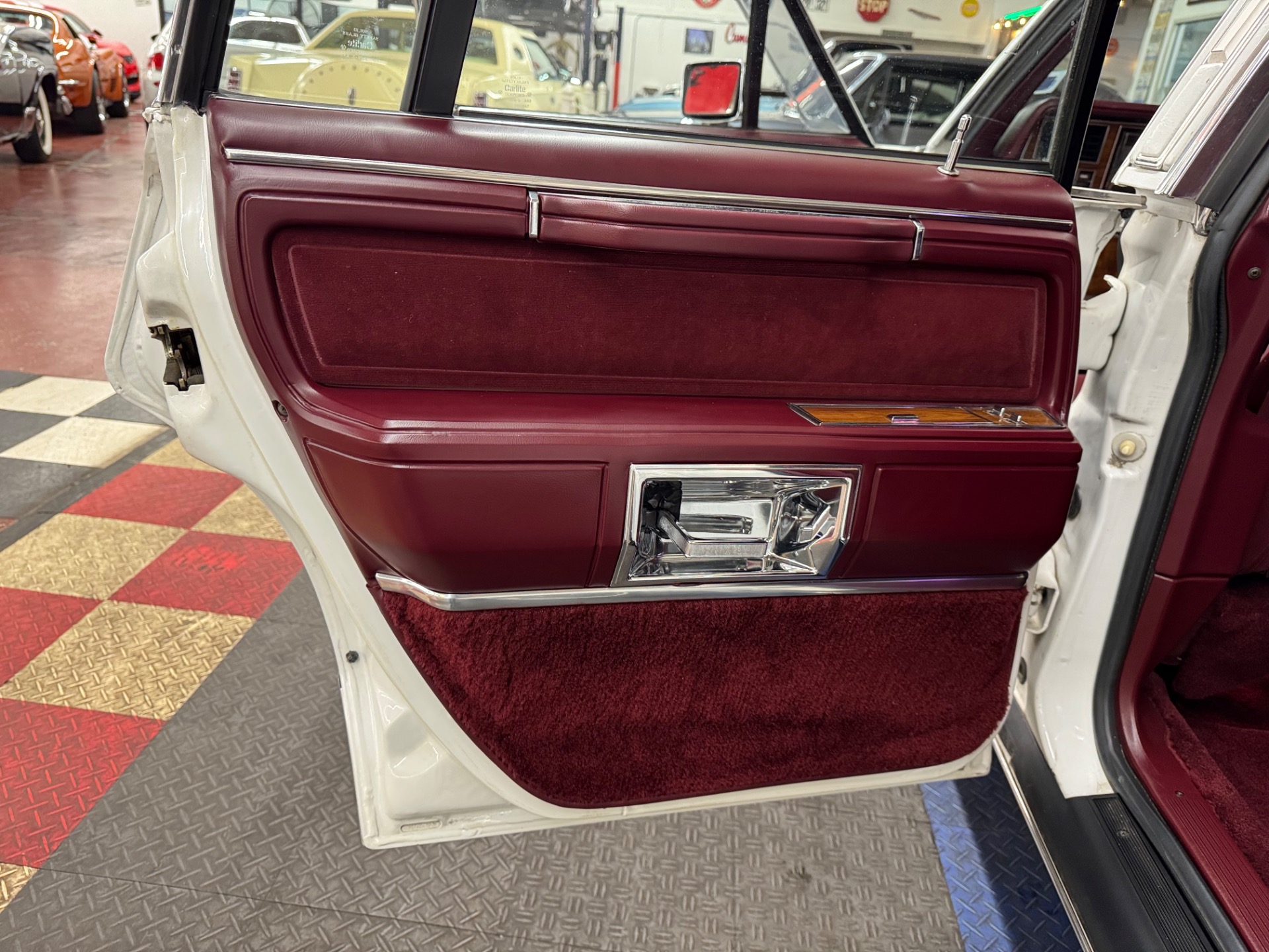 Used 1989 Lincoln Town Car Signature-2330 ACTUAL MILES- 1 OWNER-SEE VIDEO | Mundelein, IL