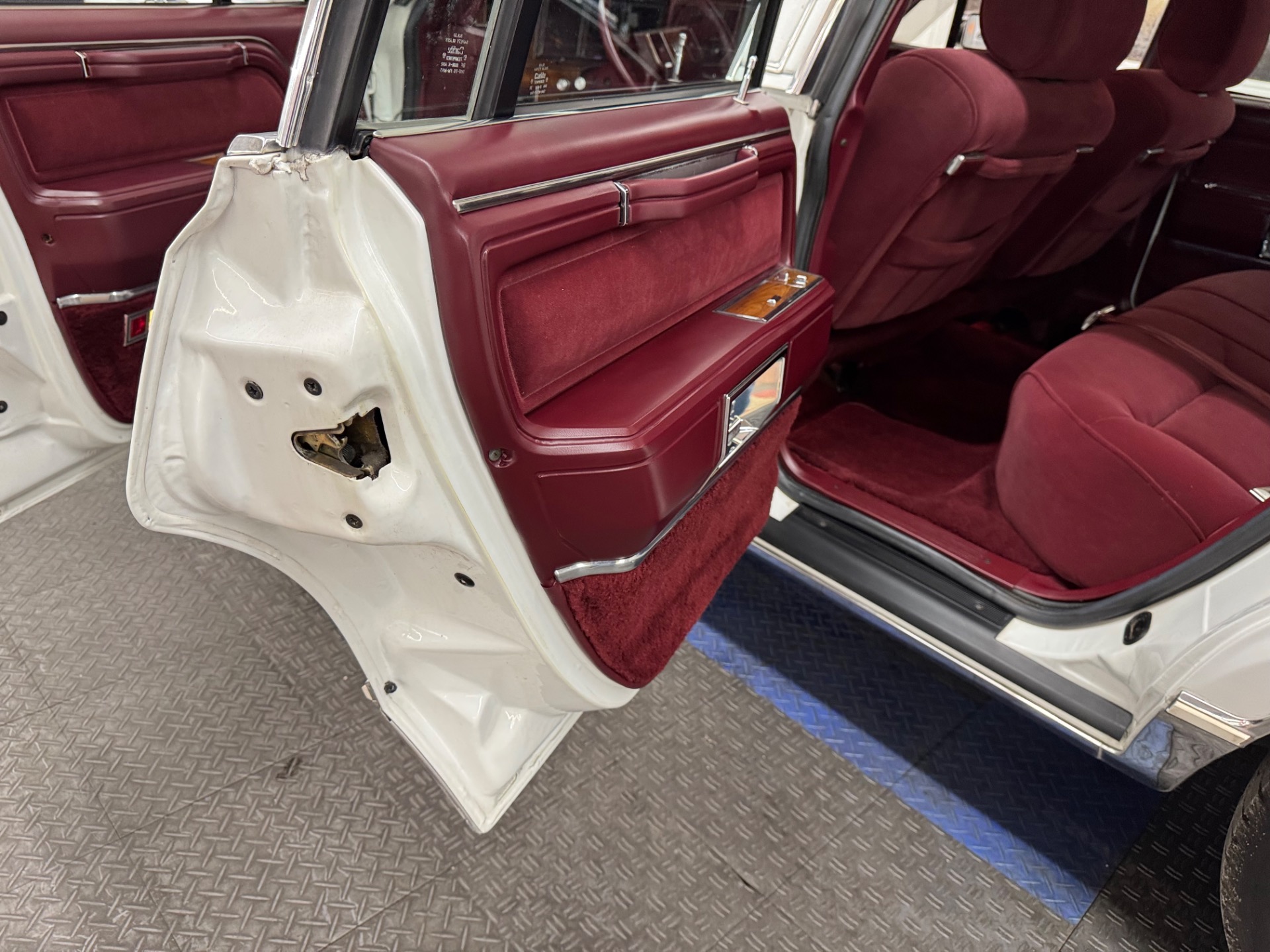 Used 1989 Lincoln Town Car Signature-2330 ACTUAL MILES- 1 OWNER-SEE VIDEO | Mundelein, IL