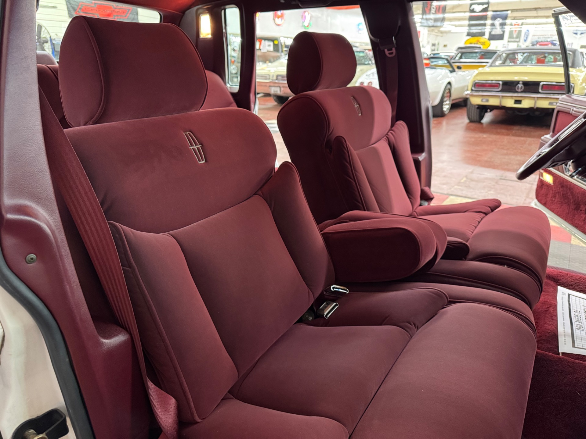 Used 1989 Lincoln Town Car Signature-2330 ACTUAL MILES- 1 OWNER-SEE VIDEO | Mundelein, IL