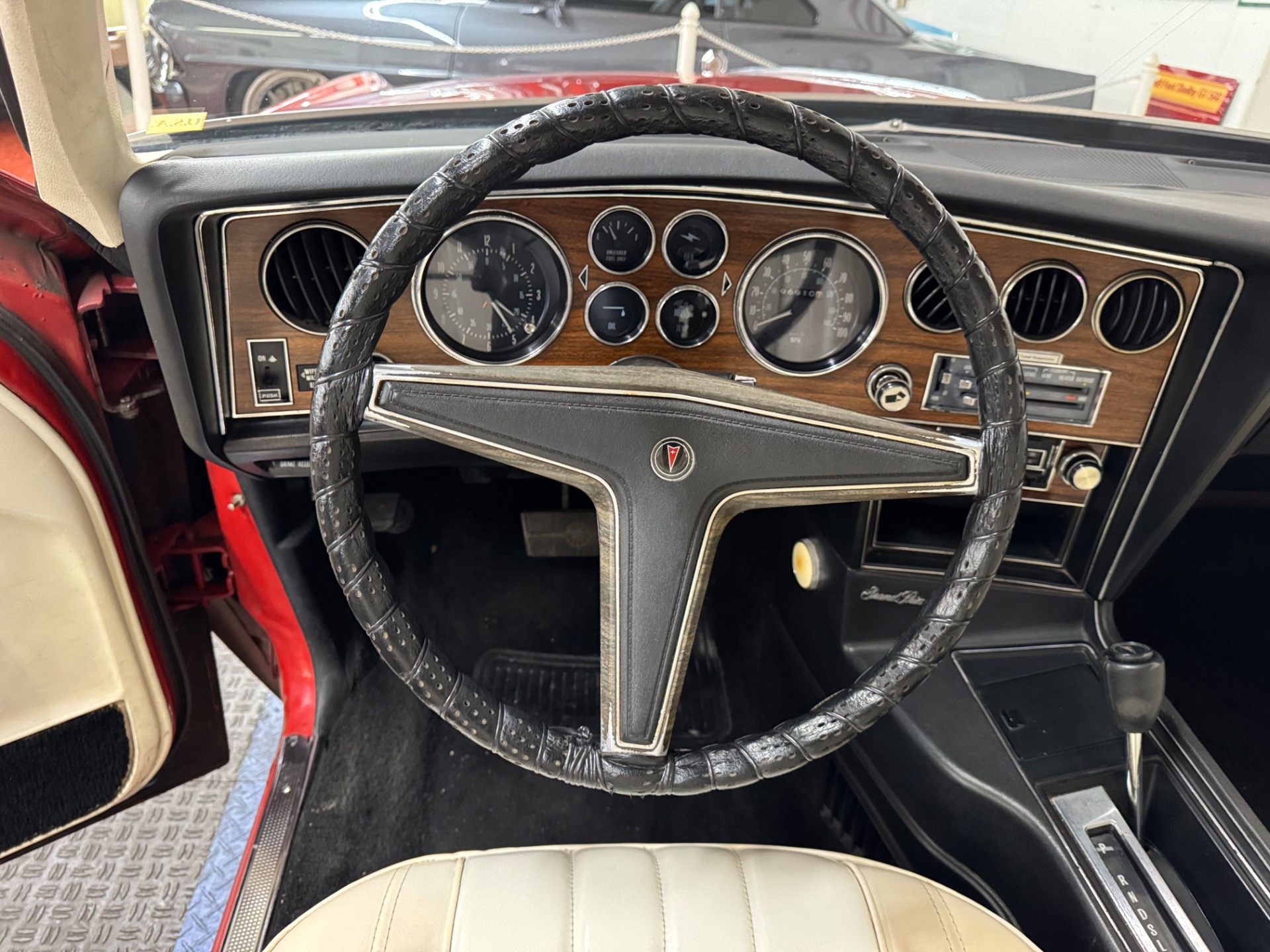 1977 Pontiac Grand Prix 29