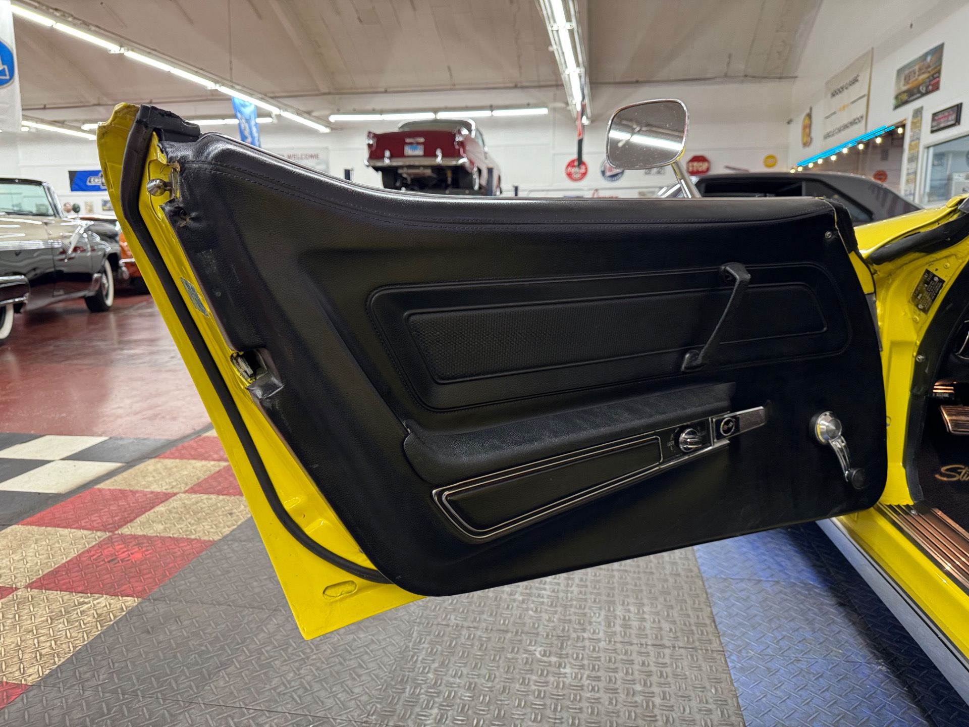 1970 Chevrolet Corvette 38