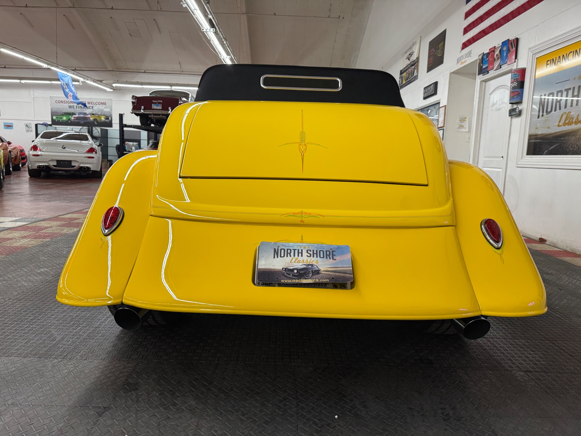 1933 Ford Roadster 12