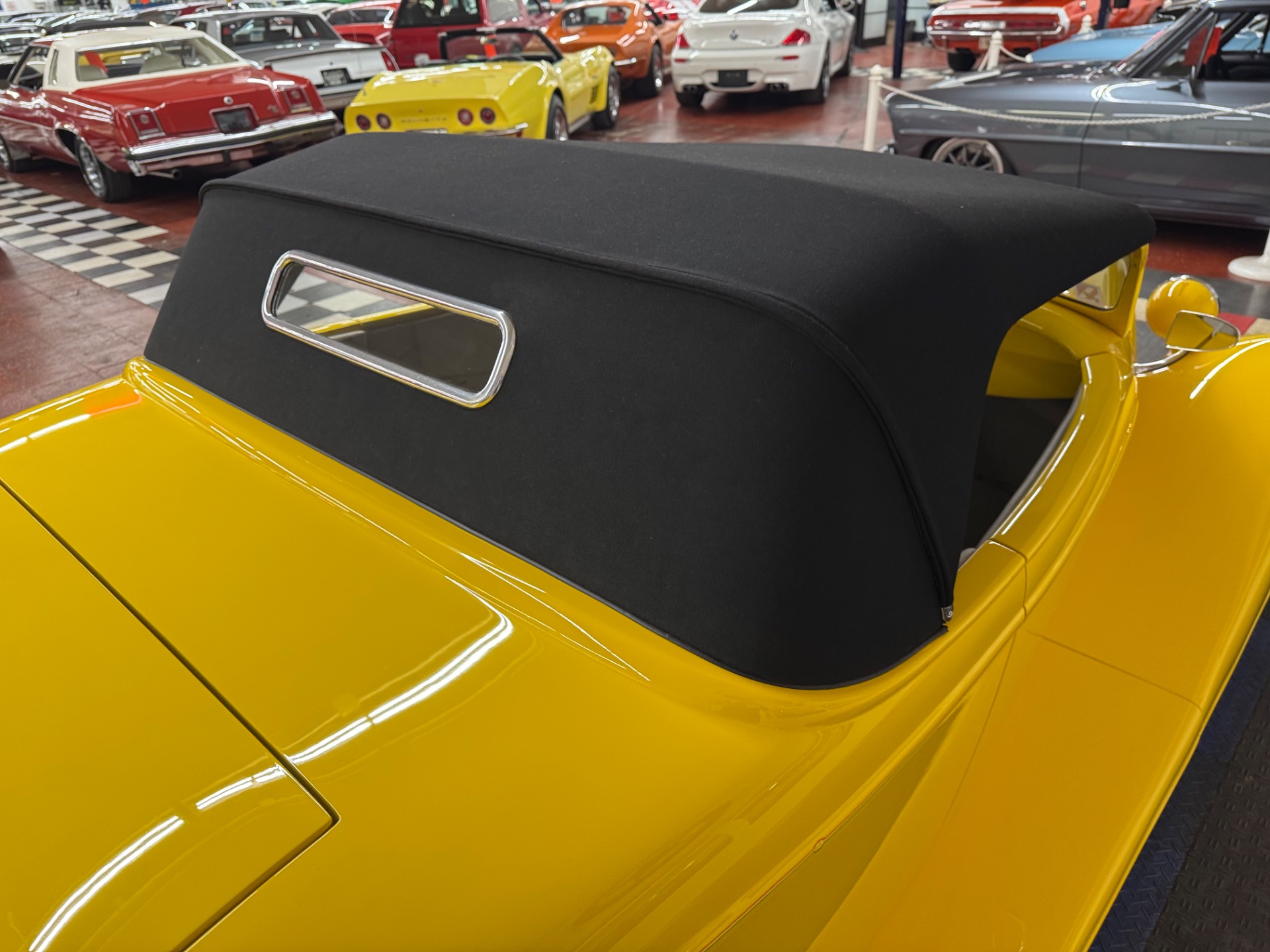 1933 Ford Roadster 15