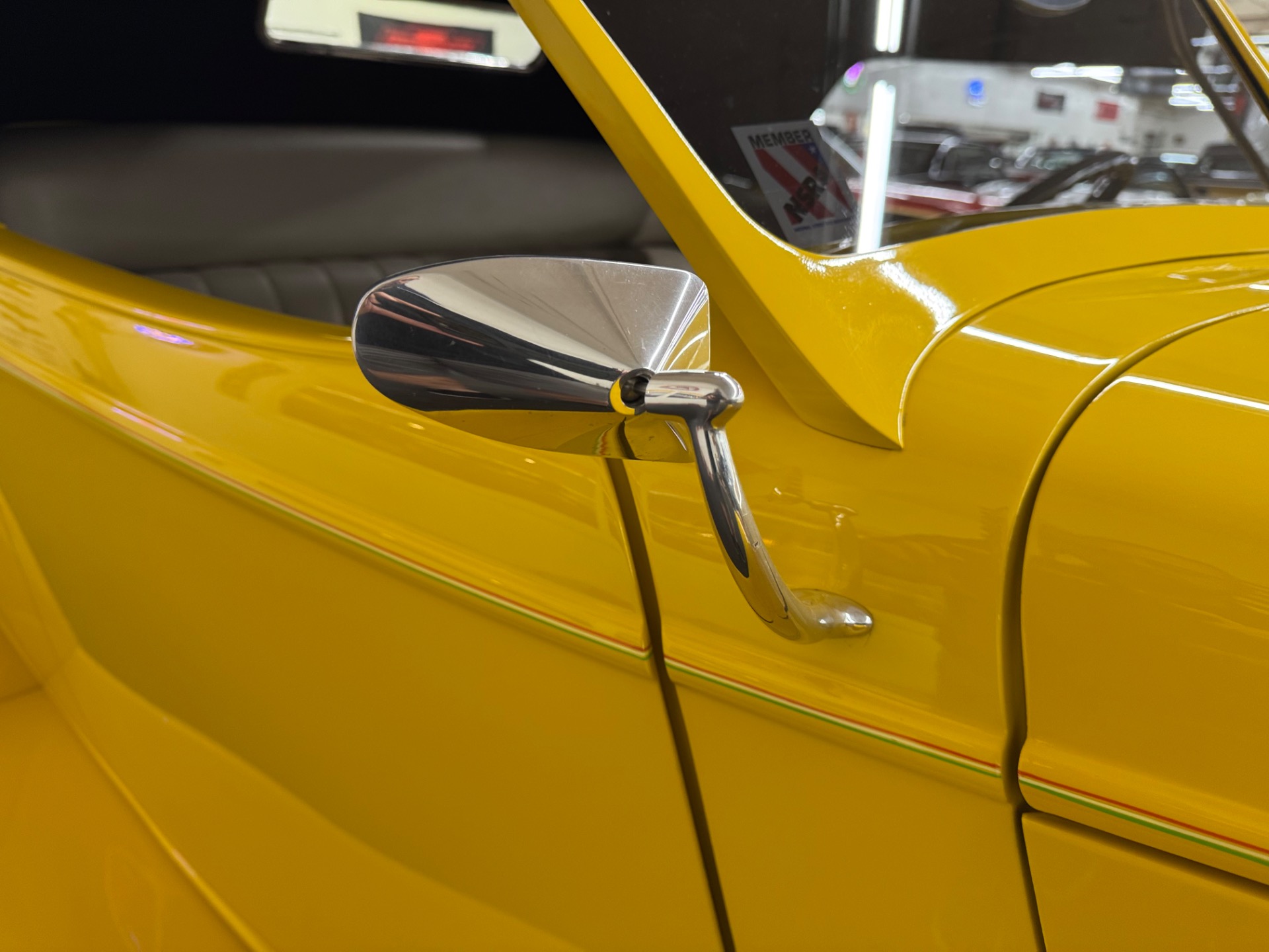 1933 Ford Roadster 19