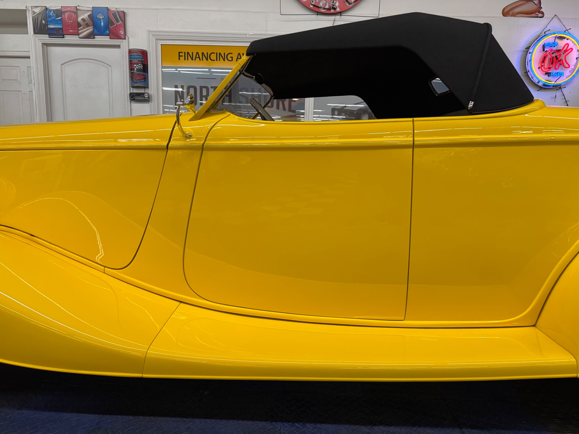 1933 Ford Roadster 21