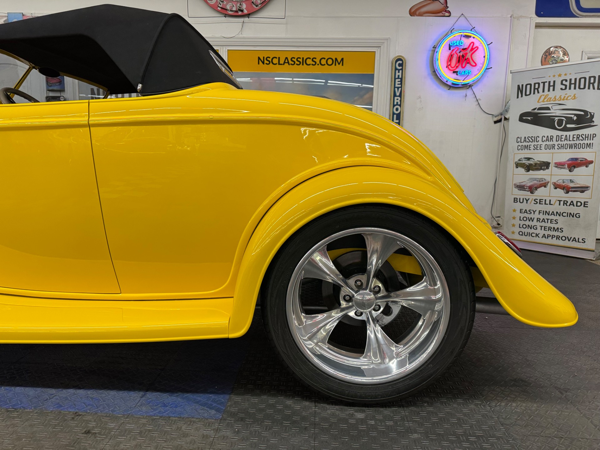1933 Ford Roadster 22