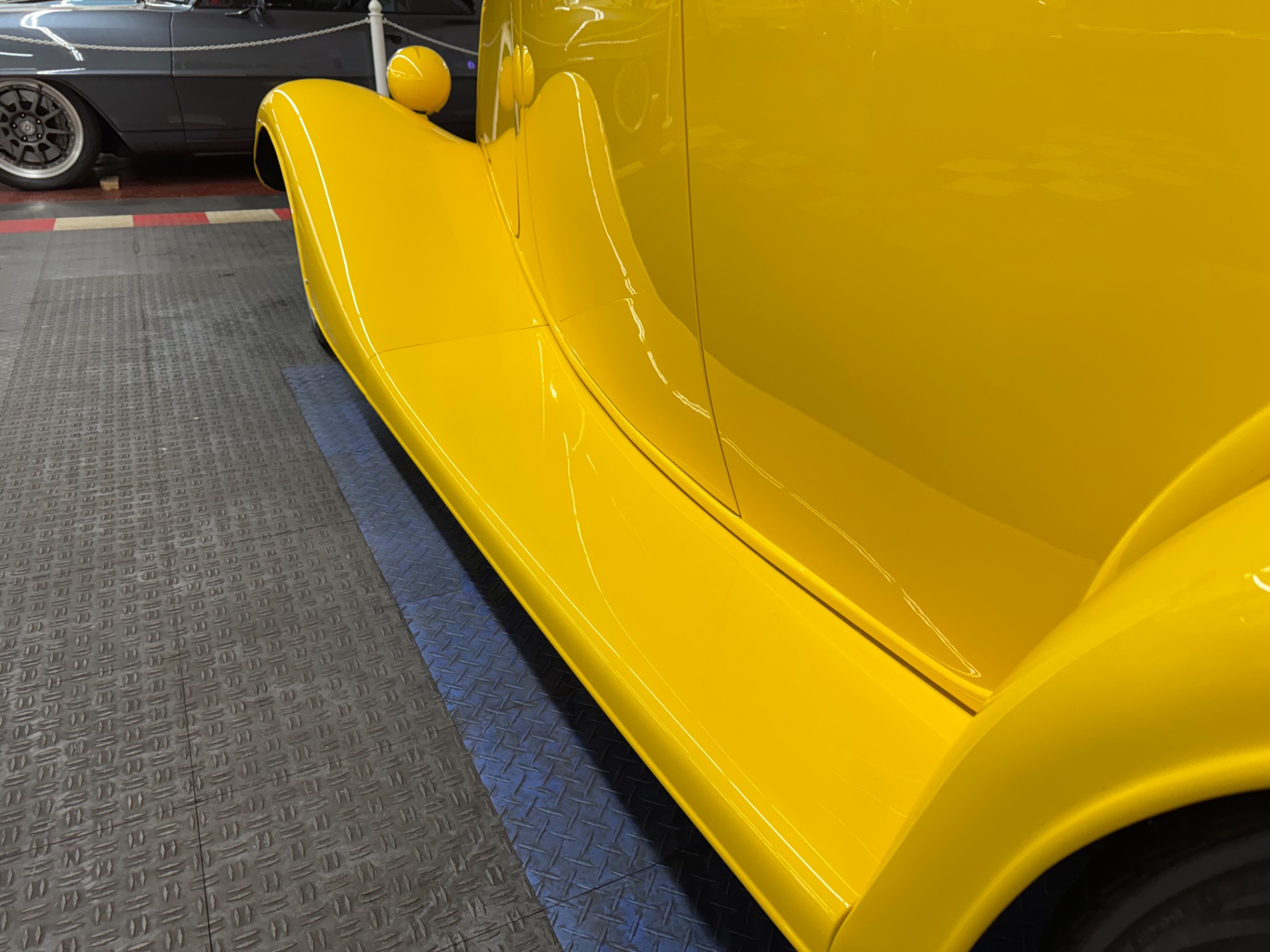 1933 Ford Roadster 24