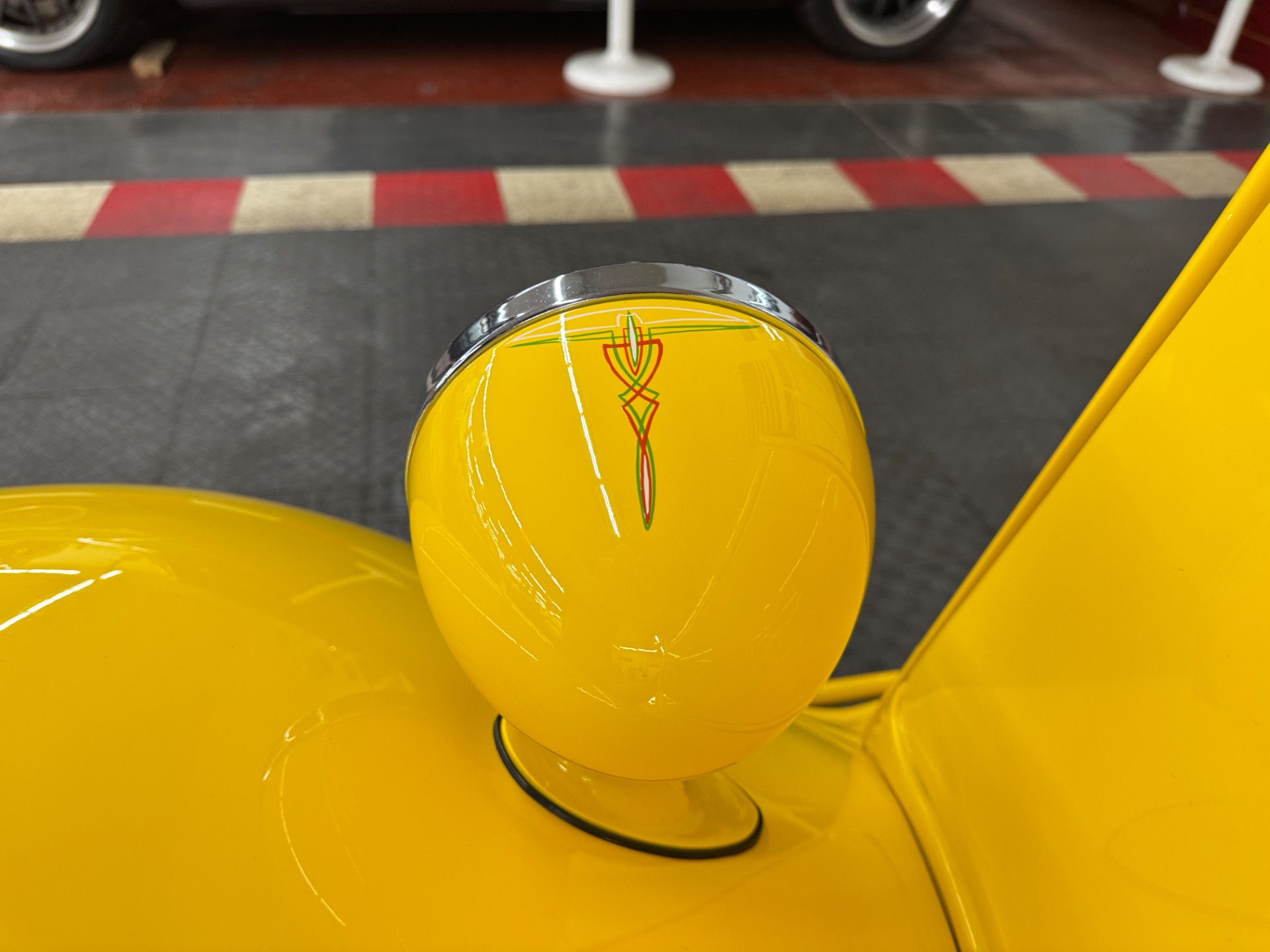1933 Ford Roadster 27