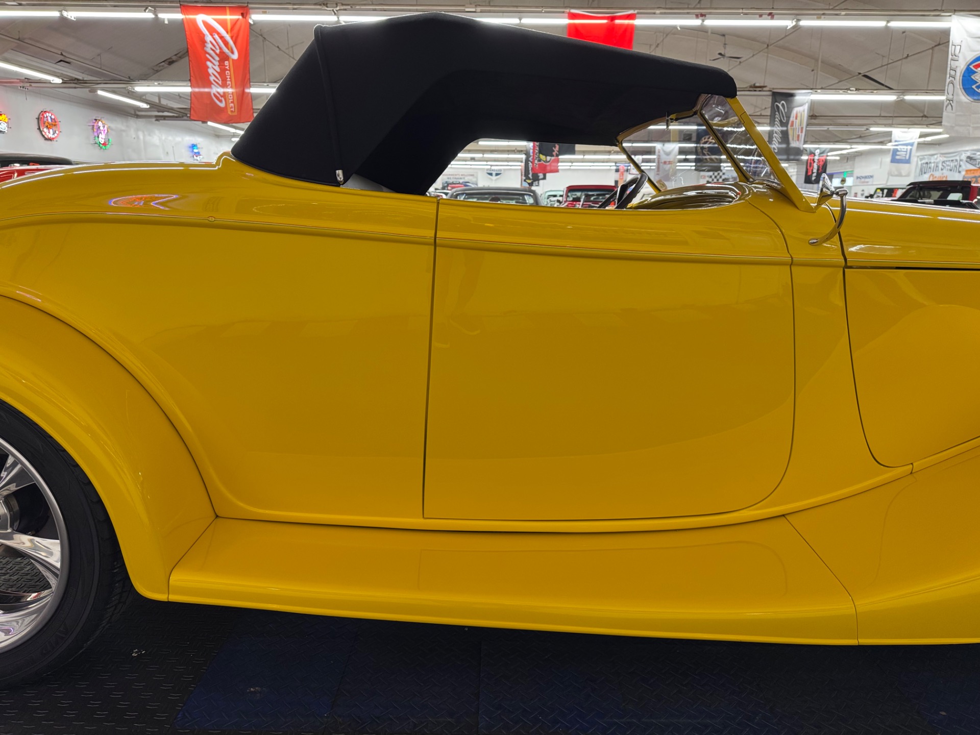 1933 Ford Roadster 29