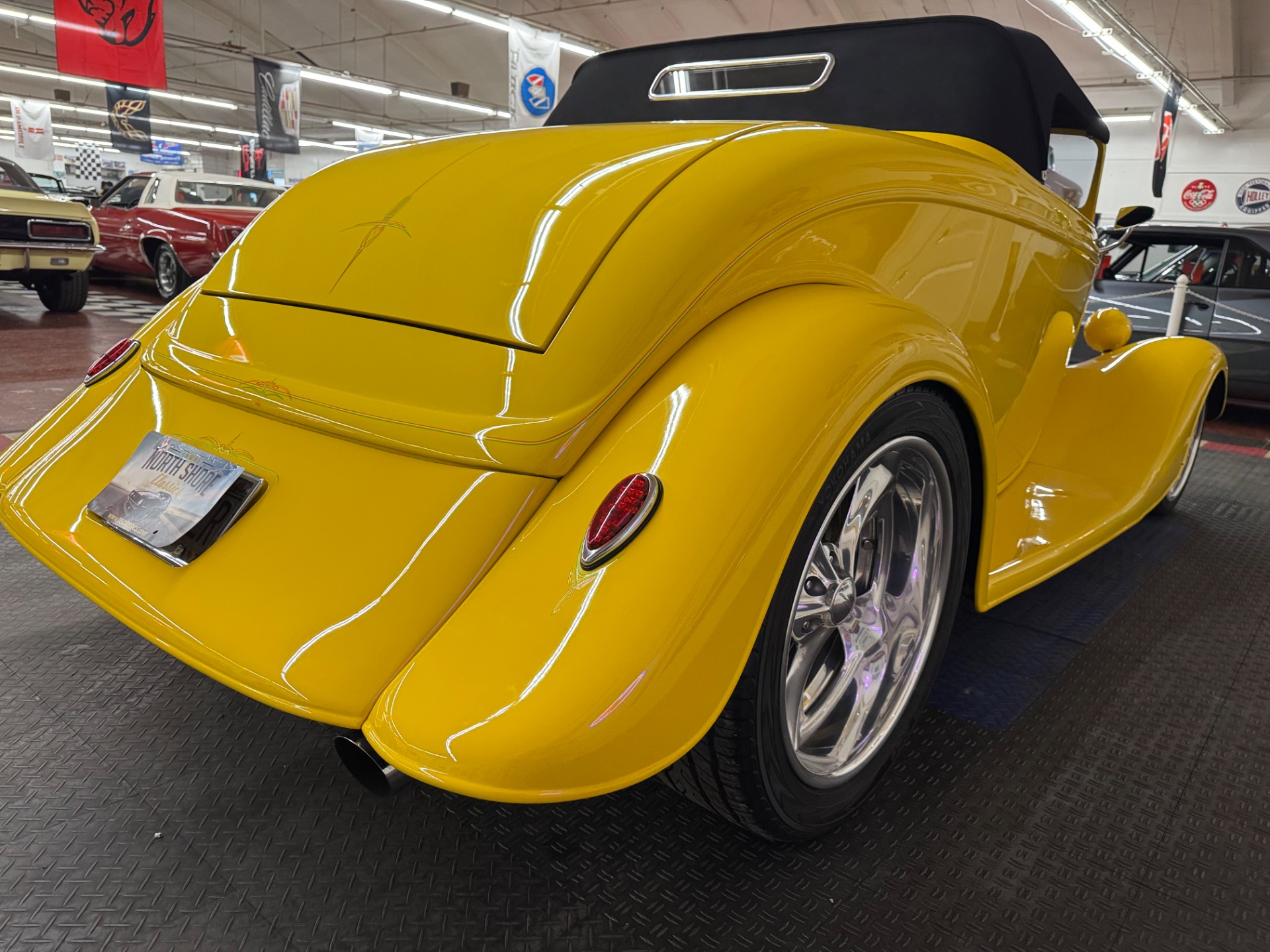 1933 Ford Roadster 31