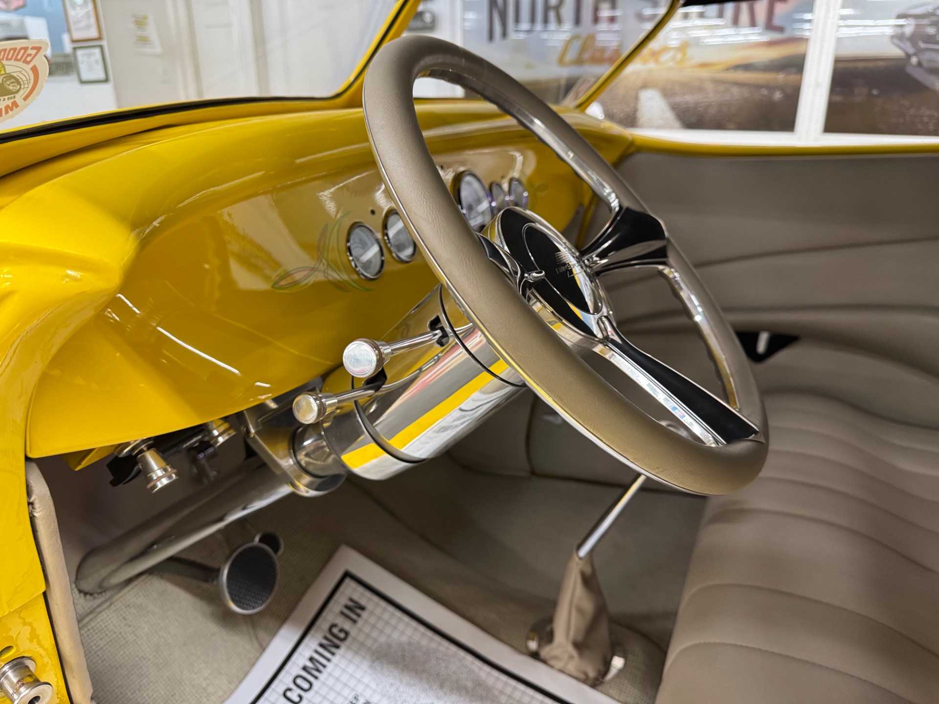 1933 Ford Roadster 36