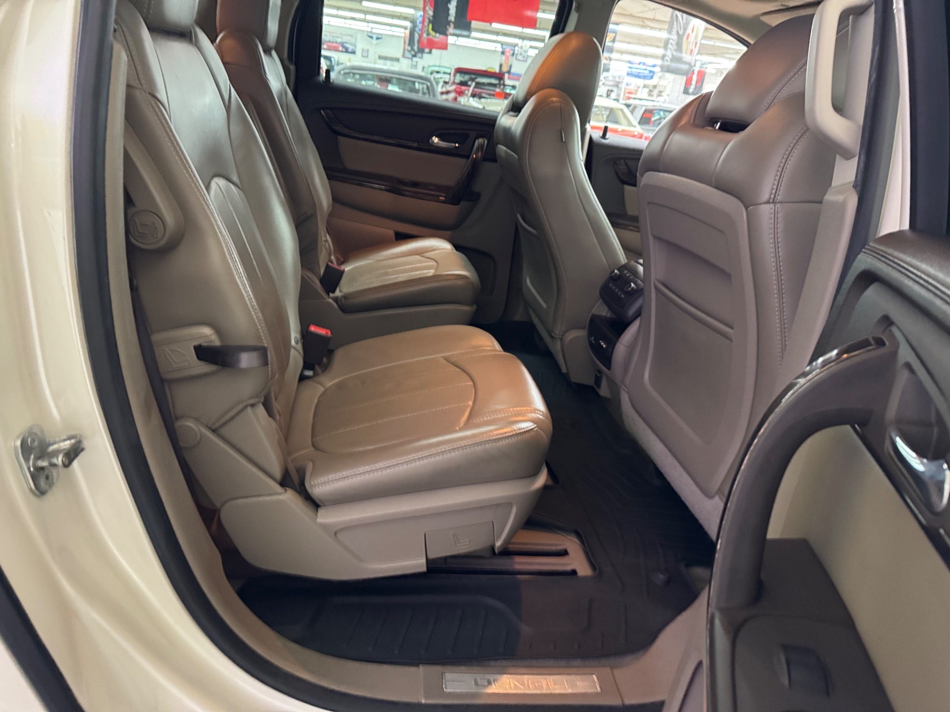 Used 2014 GMC Acadia Loaded With Sunroof All Wheel Drive-SEE VIDEO | Mundelein, IL