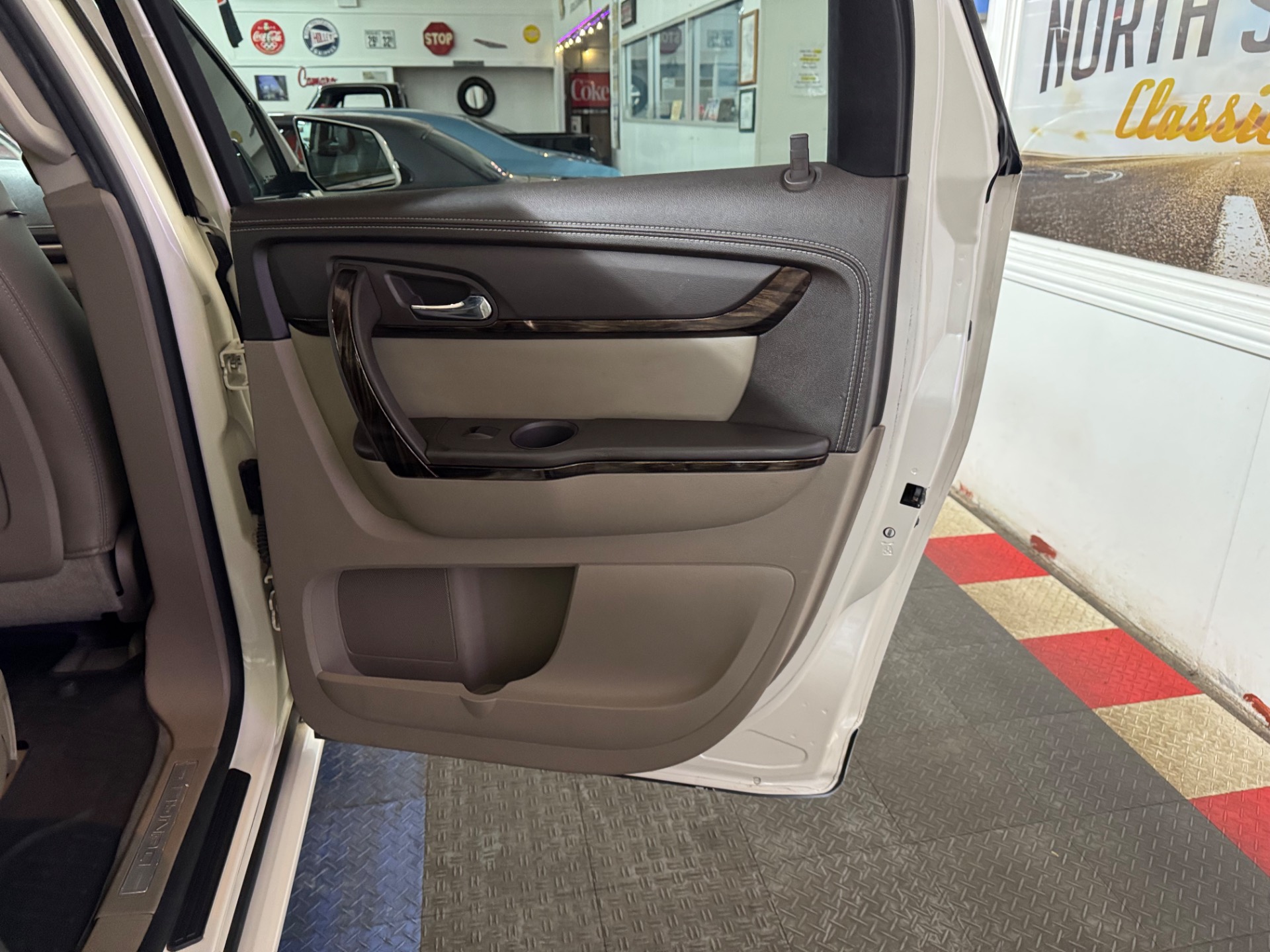Used 2014 GMC Acadia Loaded With Sunroof All Wheel Drive-SEE VIDEO | Mundelein, IL