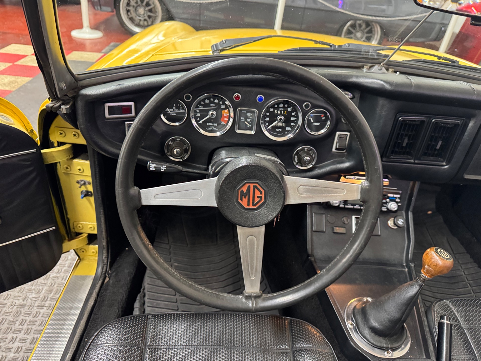 1974 MG MGB 33