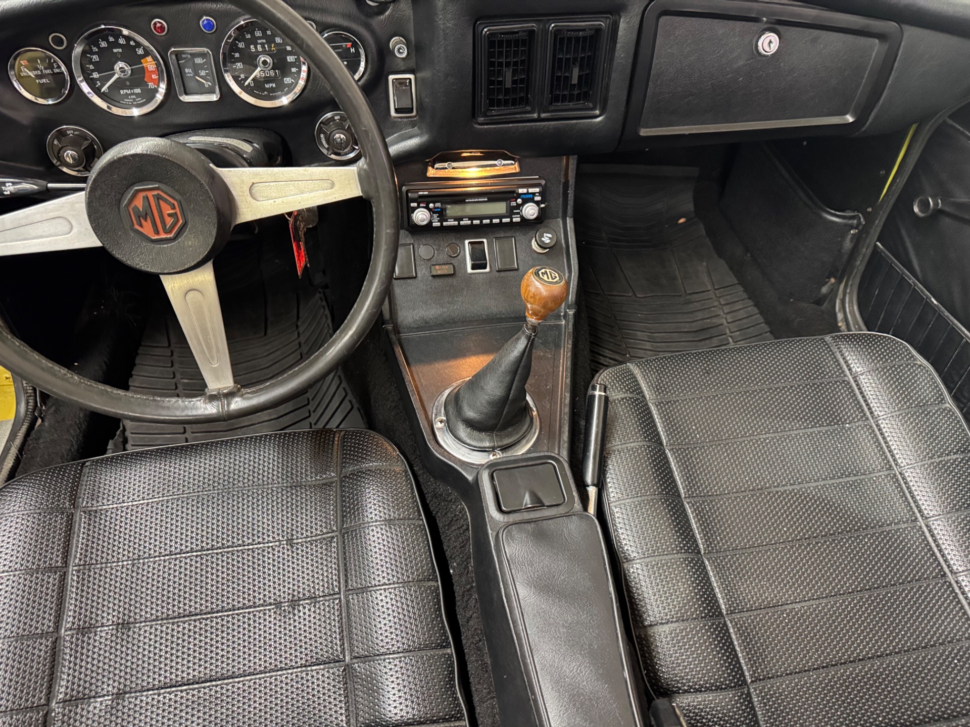 1974 MG MGB 35