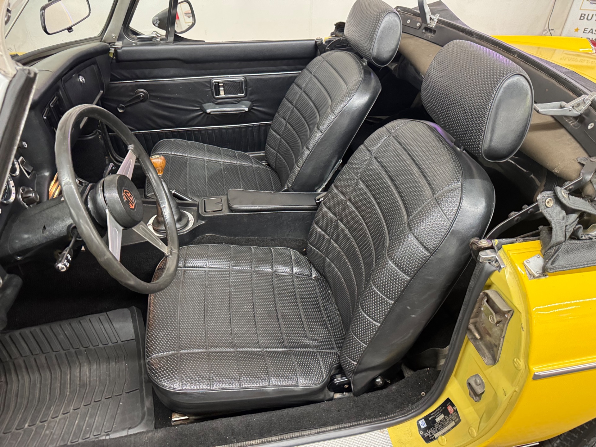 1974 MG MGB 36