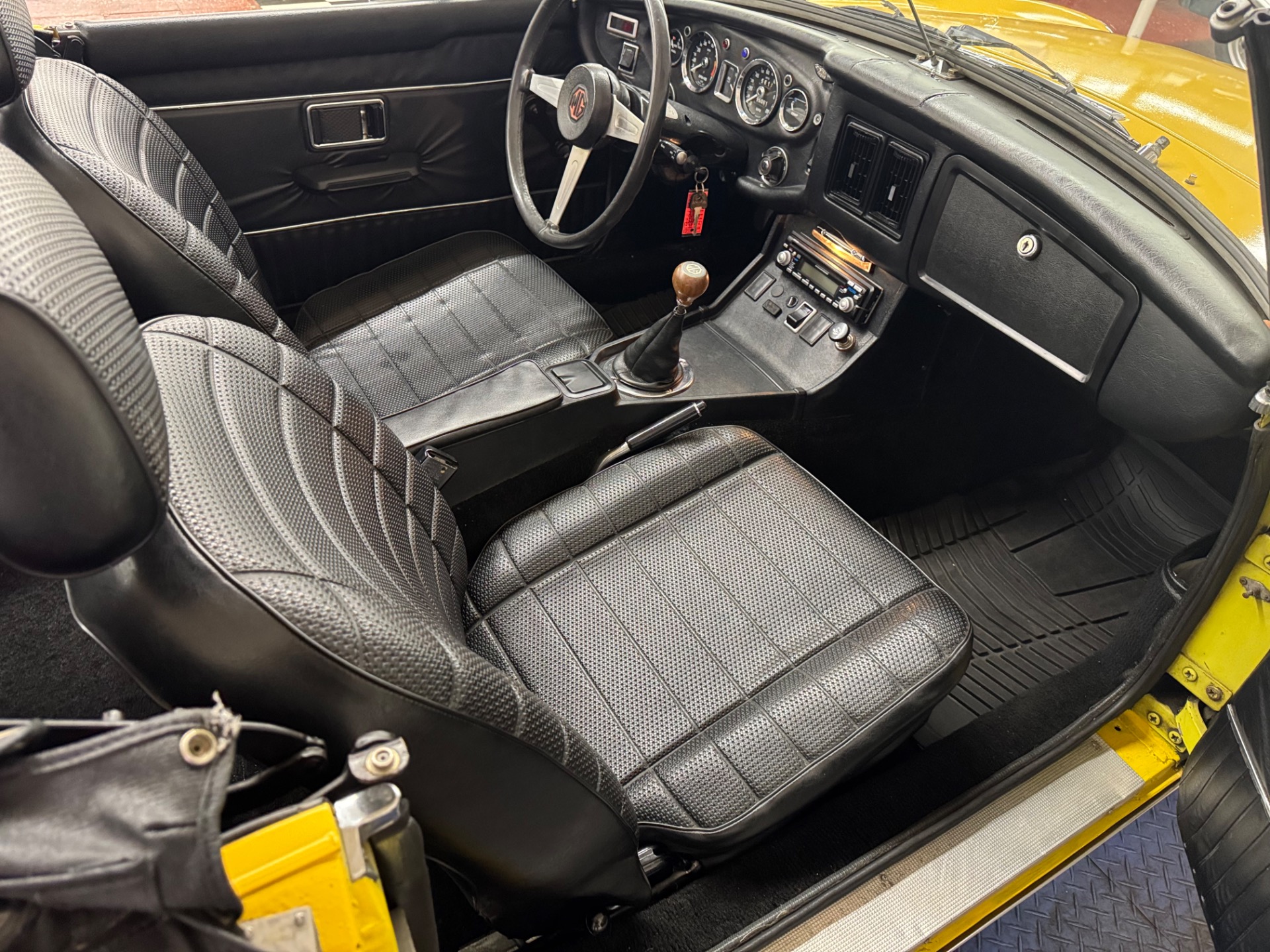 1974 MG MGB 39