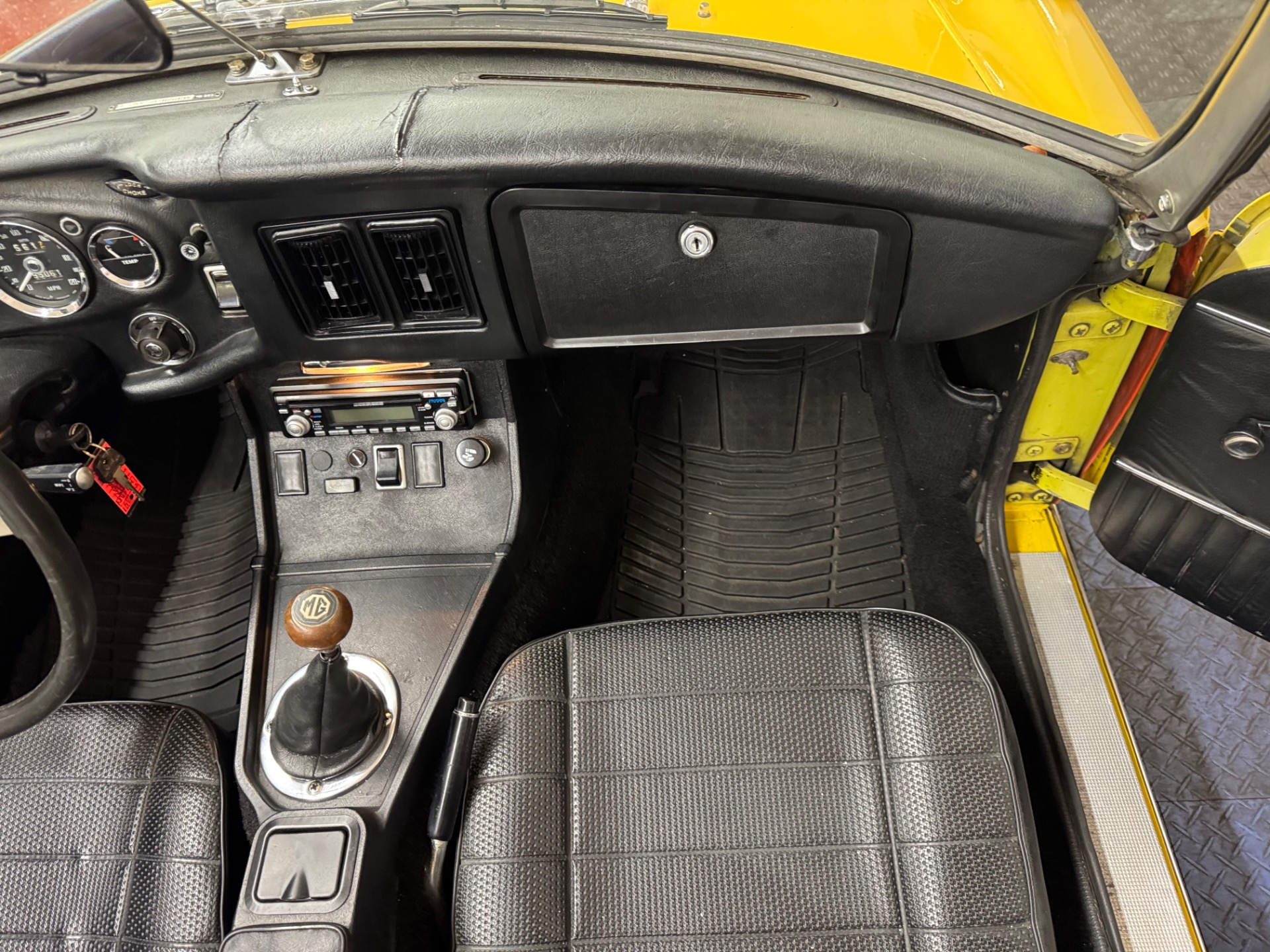 1974 MG MGB 41