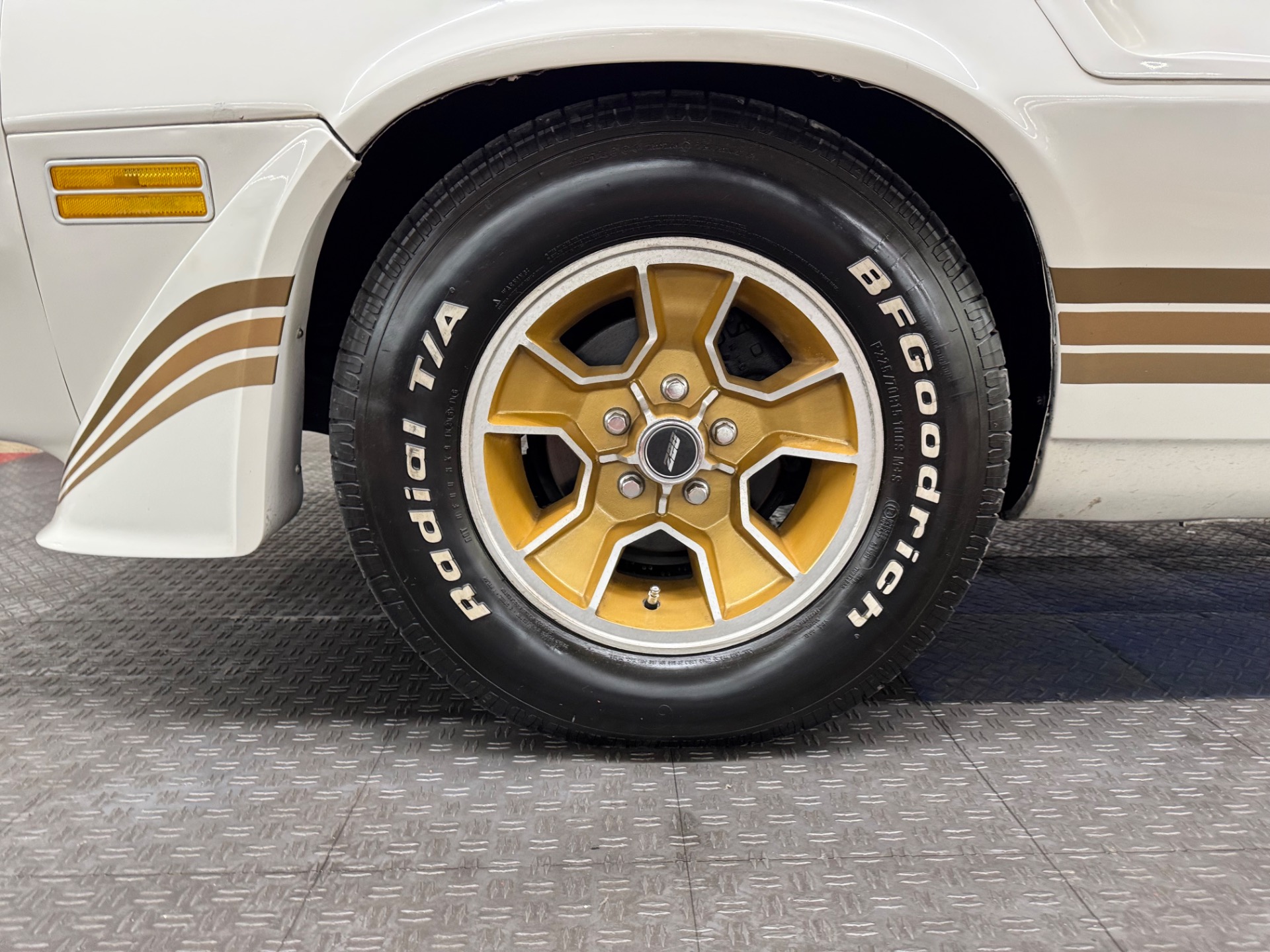 Used 1981 Chevrolet Camaro - Z/28 - 4 SPEED MANUAL - T-TOPS-SEE VIDEO | Mundelein, IL