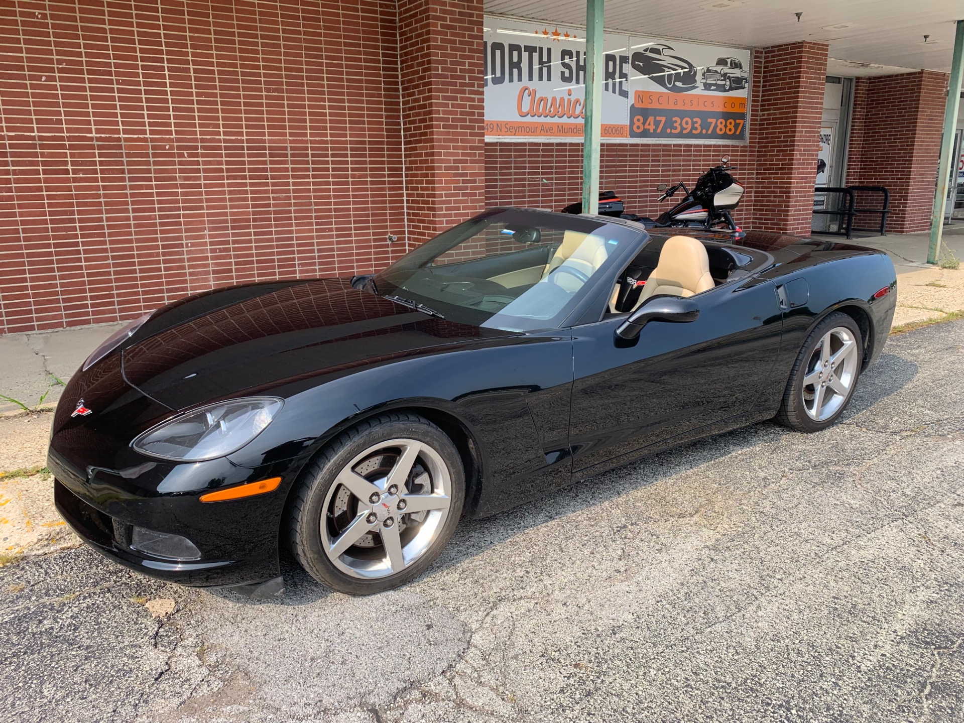 Used 2005 Chevrolet Corvette - BLACK - CONVERTIBLE - 2 OWNER-WELL KEPT | Mundelein, IL