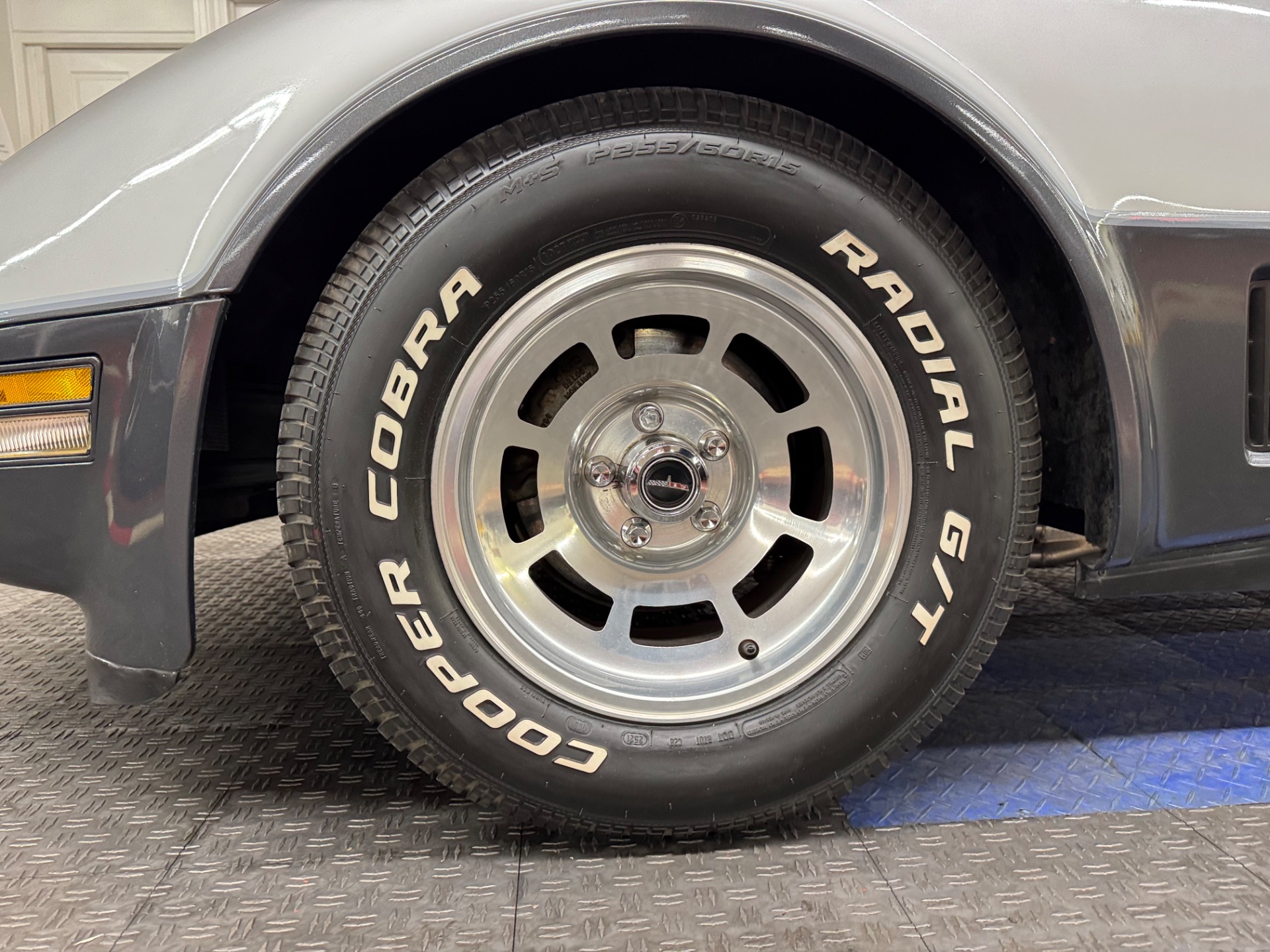 Used 1981 Chevrolet Corvette Resto Mod Chevy Crate 350 | Mundelein, IL
