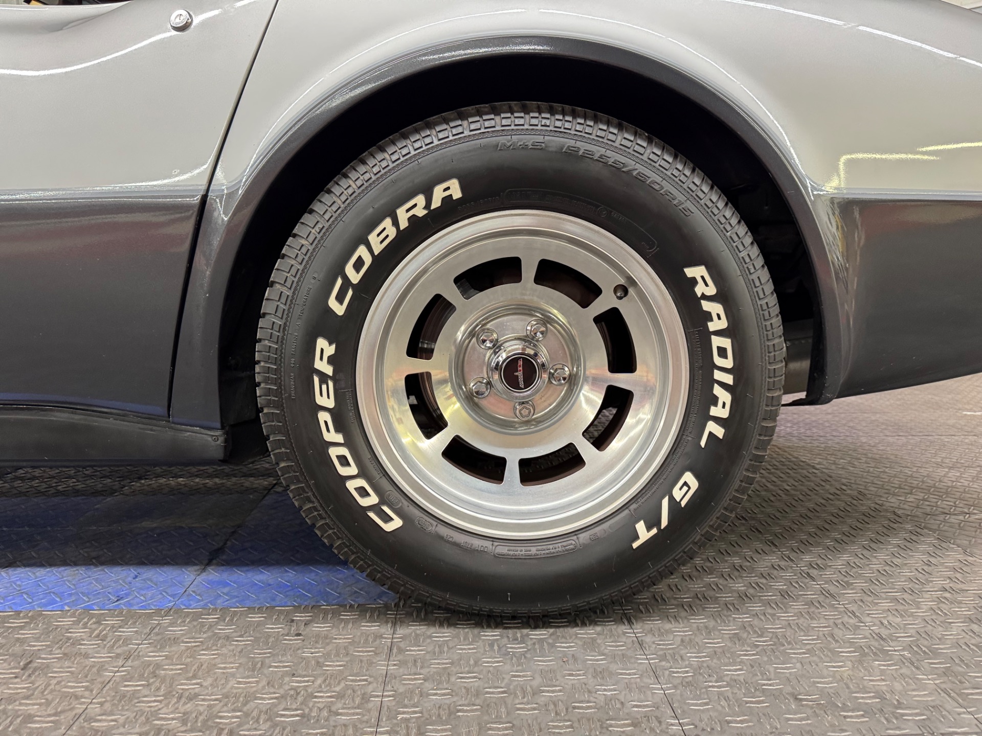 Used 1981 Chevrolet Corvette Resto Mod Chevy Crate 350 | Mundelein, IL