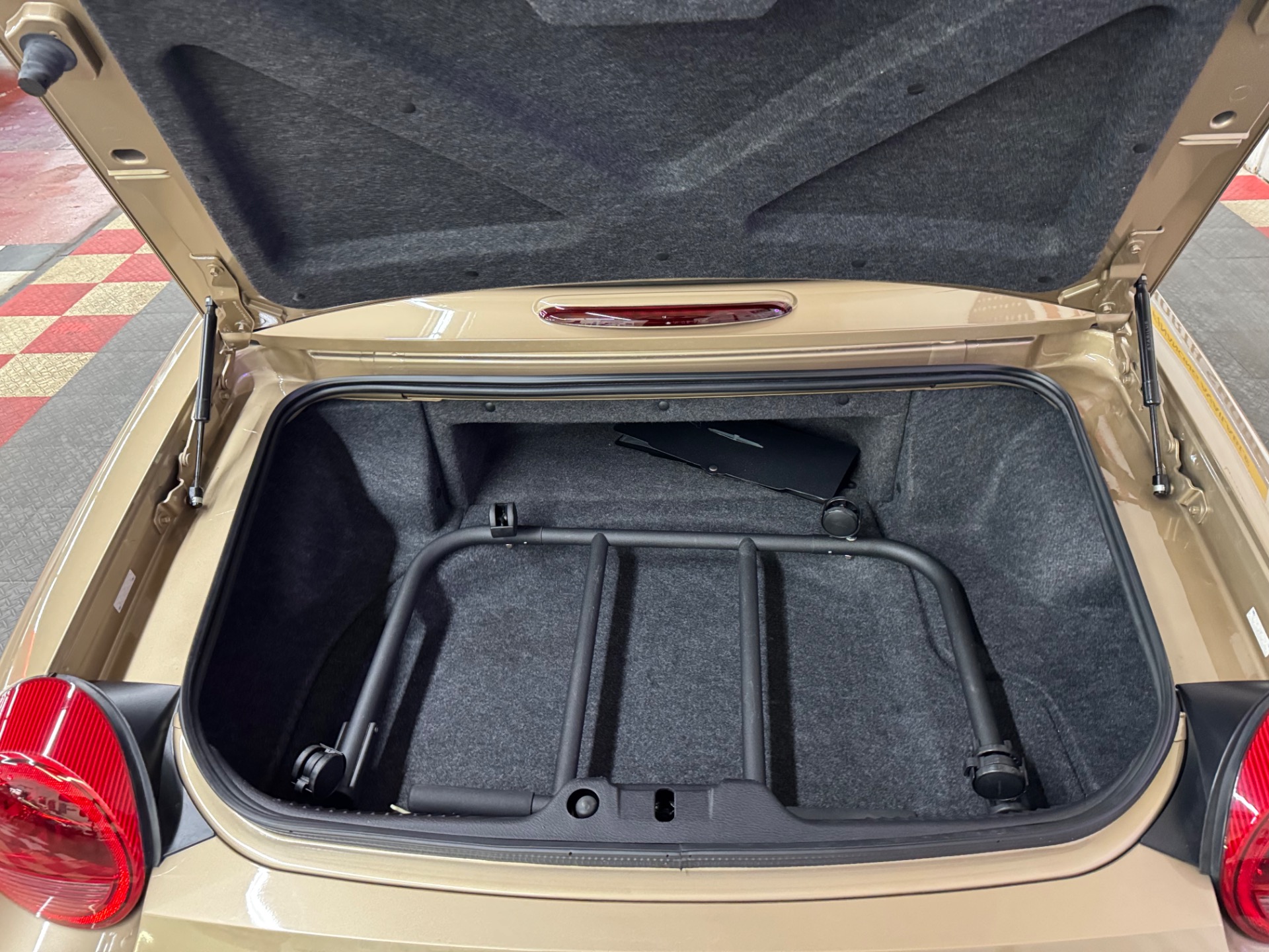 Used 2005 Ford Thunderbird - DELUXE - 50TH ANNIVERSARY EDITION - LOW MILES -SEE VIDEO | Mundelein, IL