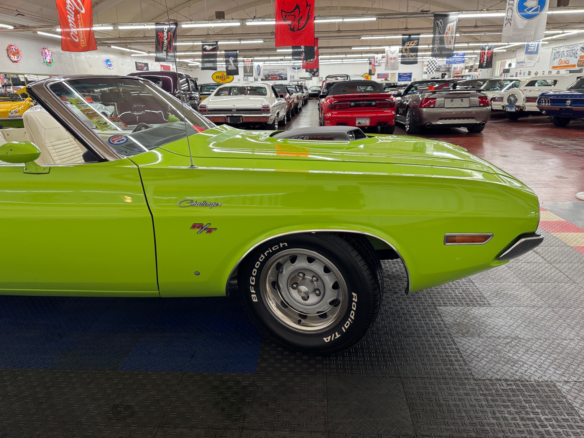 1970 Dodge Challenger 14