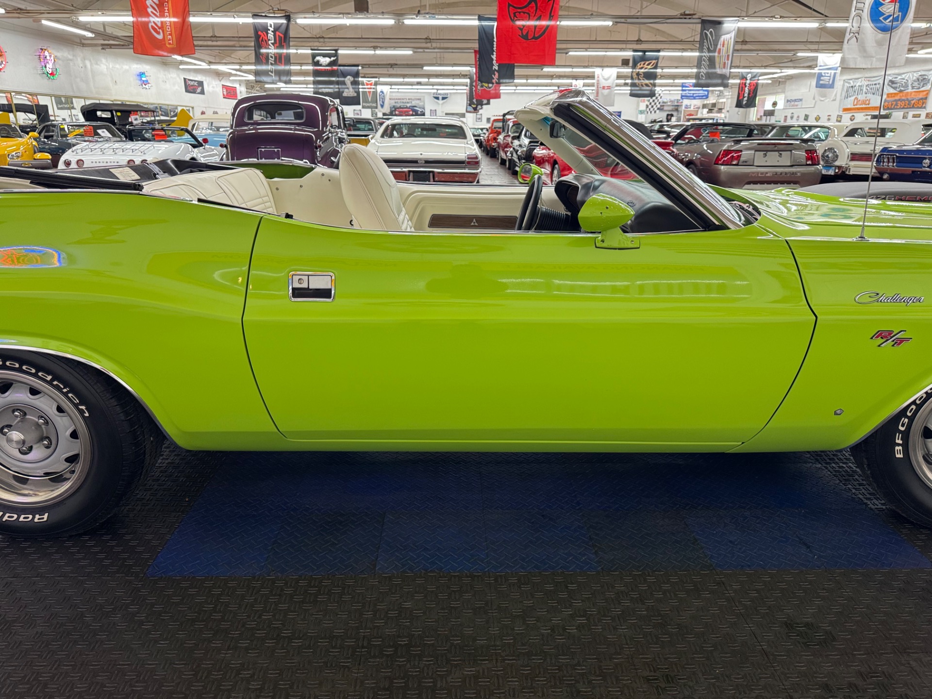 1970 Dodge Challenger 15