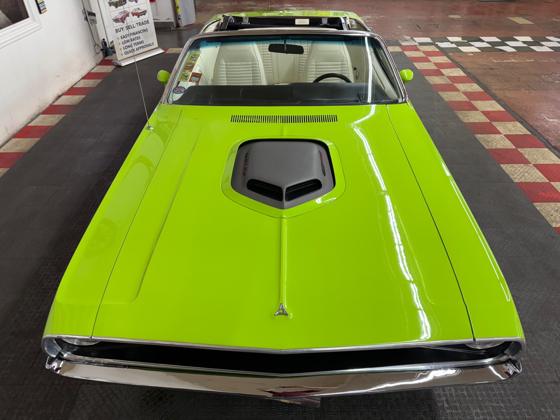 1970 Dodge Challenger 21