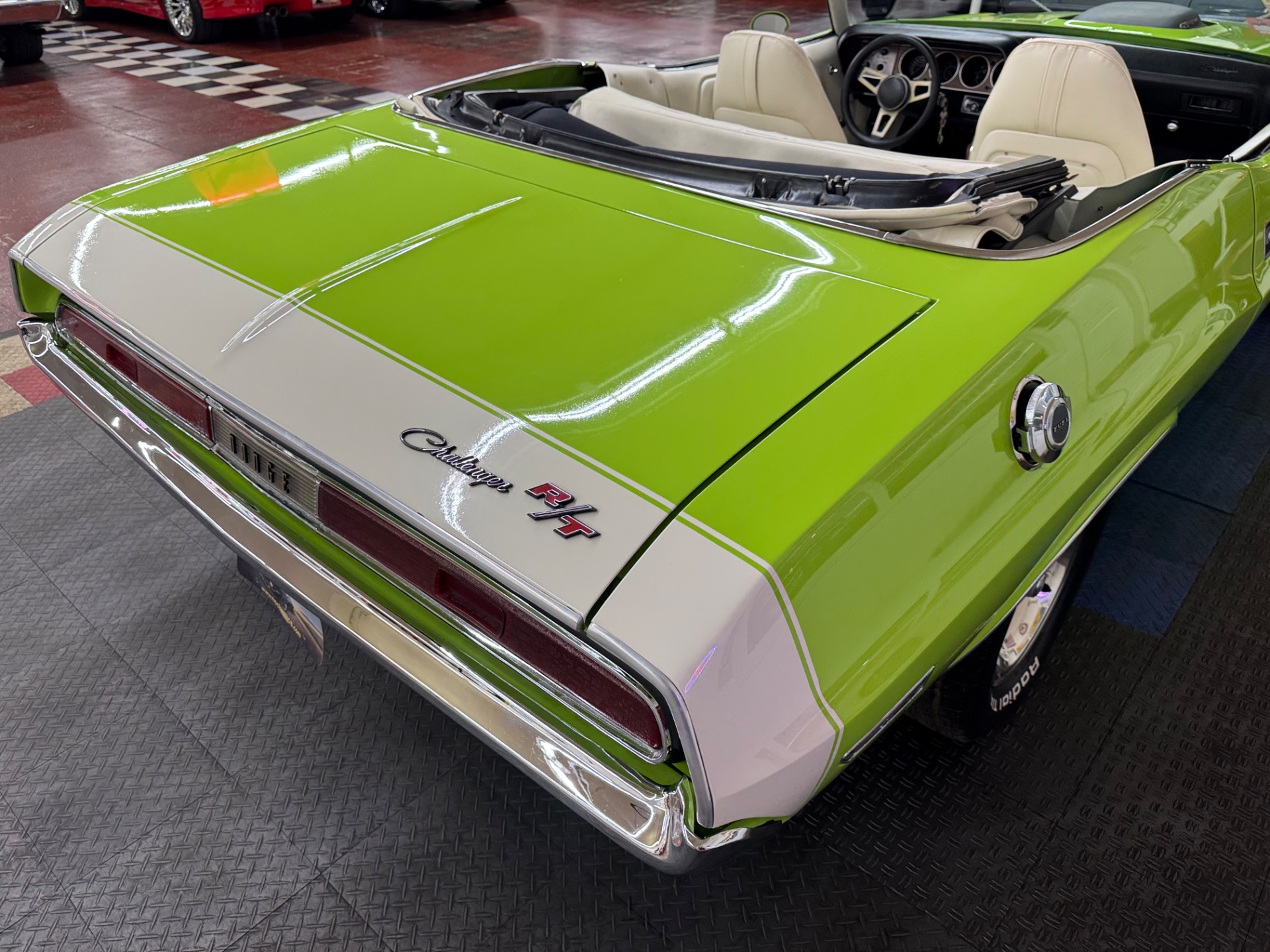 1970 Dodge Challenger 36