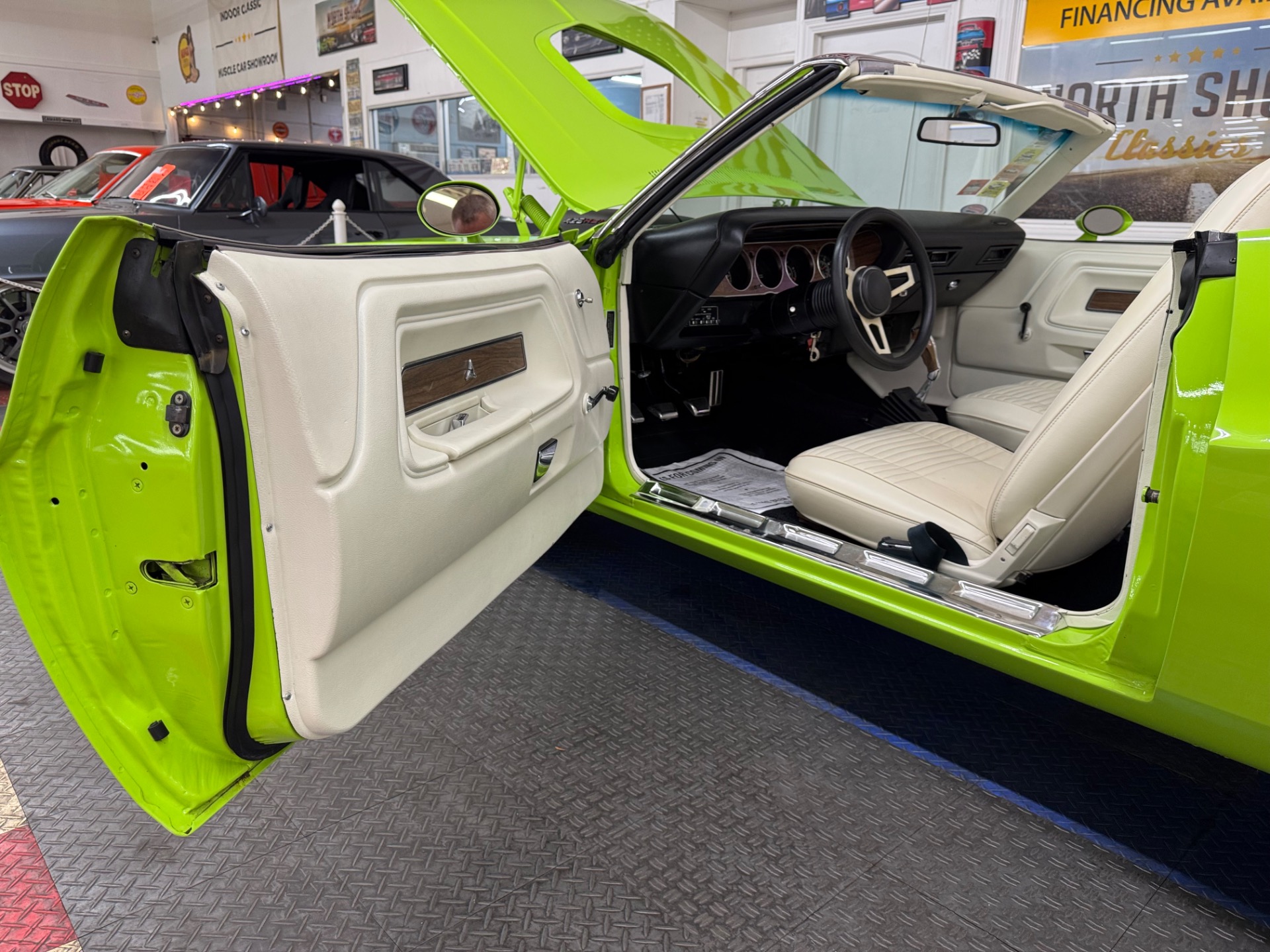 1970 Dodge Challenger 54