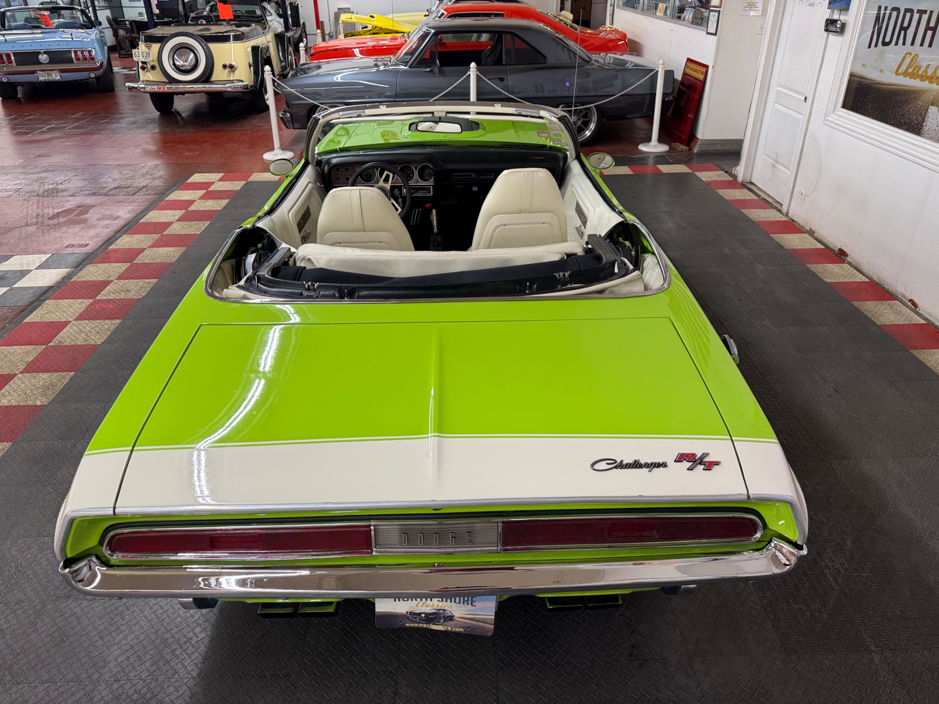 1970 Dodge Challenger 8