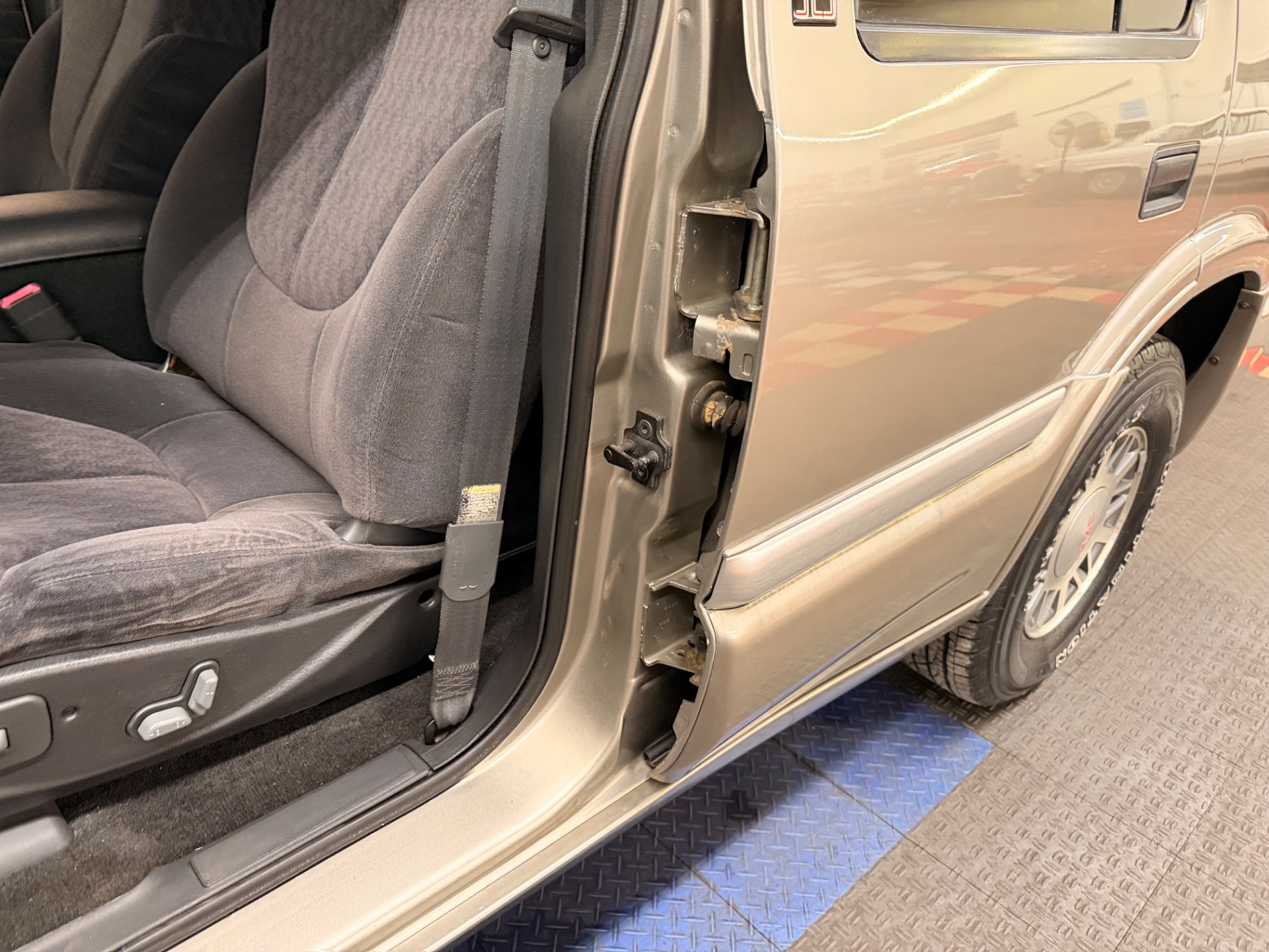 Used 2001 GMC Jimmy SLE-SEE VIDEO | Mundelein, IL