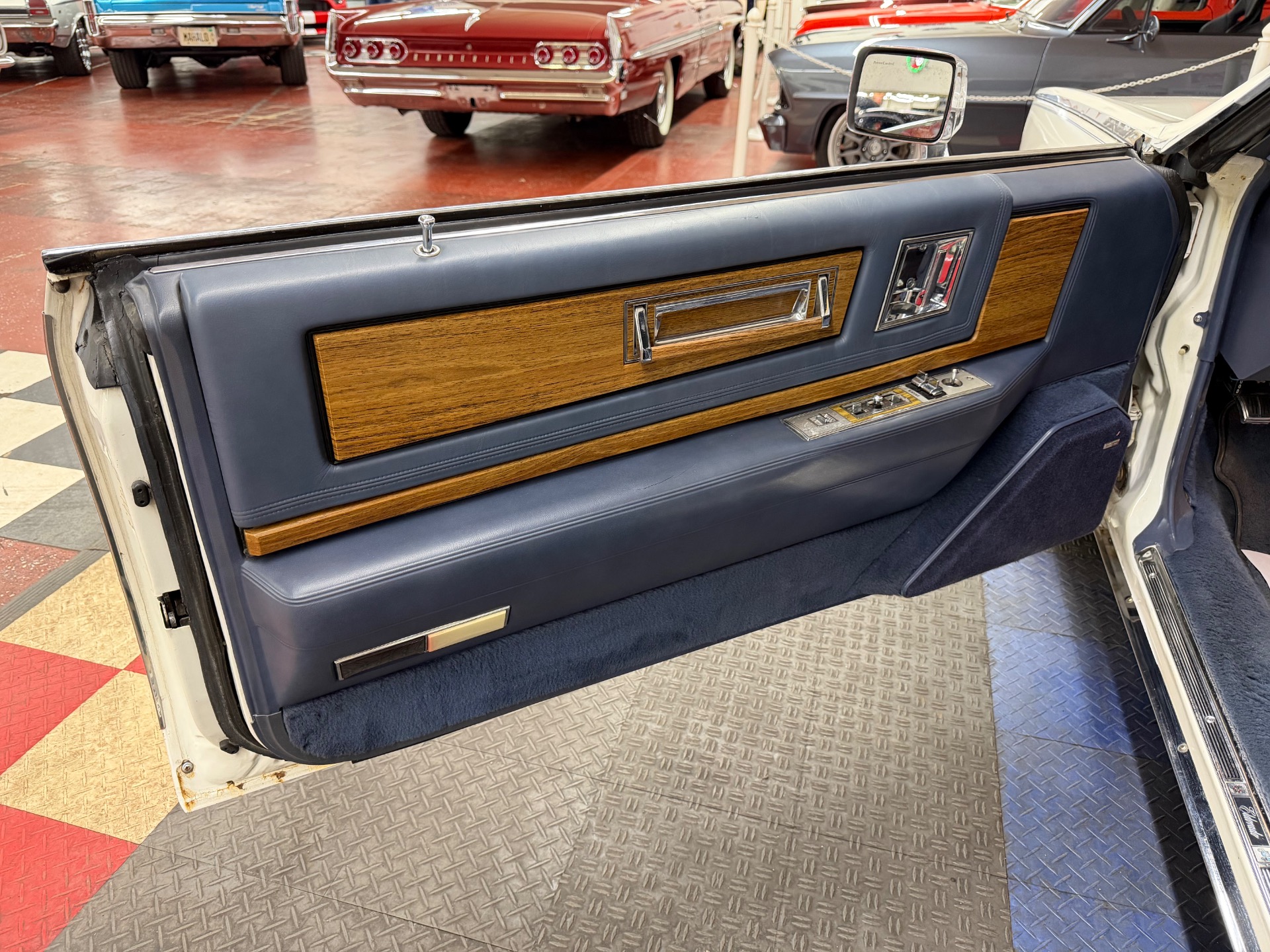 Used 1984 Cadillac Eldorado BIARRITZ - STAINLESS - MOONROOF - 1 OWNER-SEE VIDEO | Mundelein, IL