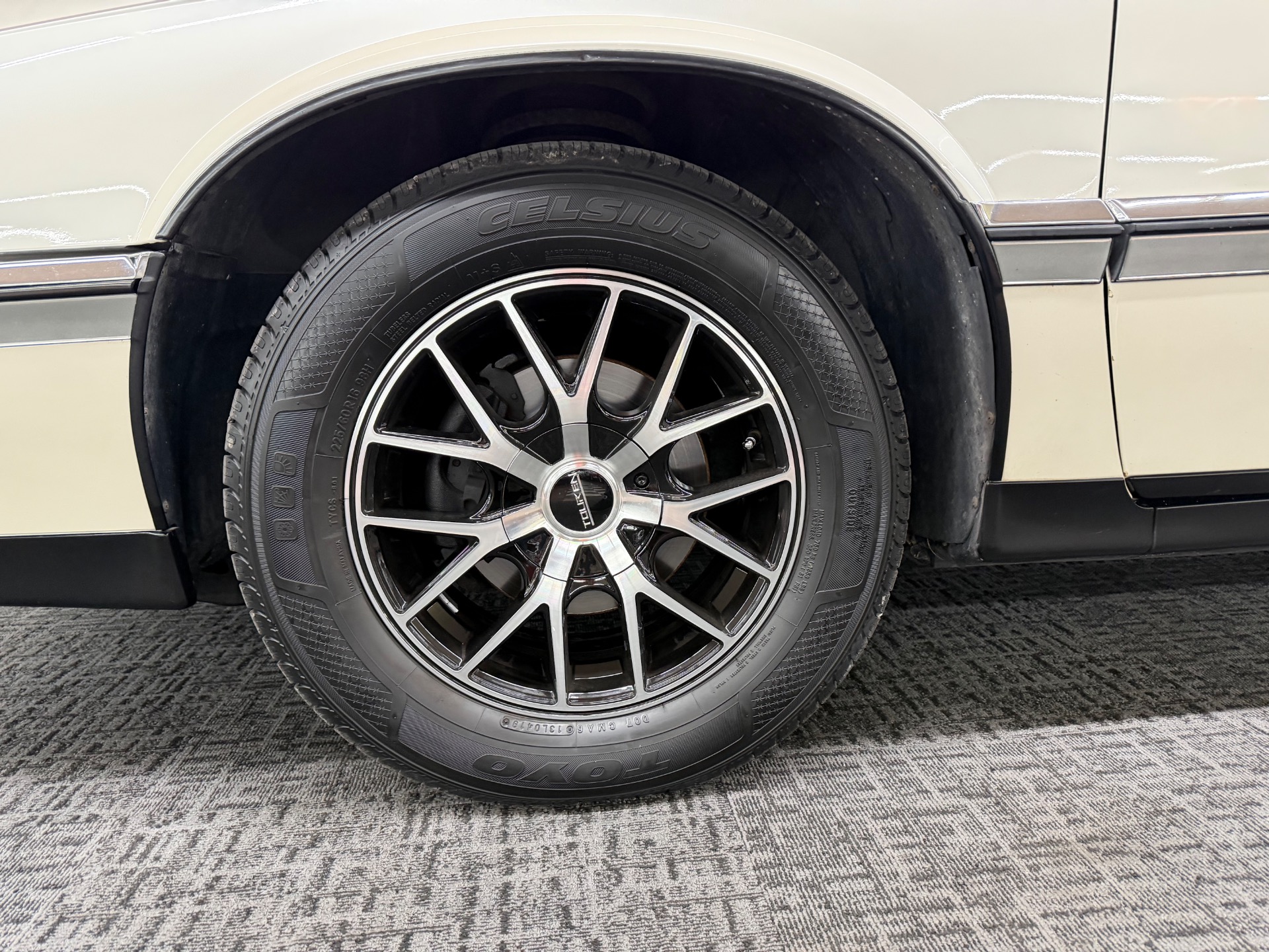 Used 1993 CADILLAC ELDORADO Touring-Pearl white-Sunroof-V8 Northstar-SEE VIDEO | Mundelein, IL