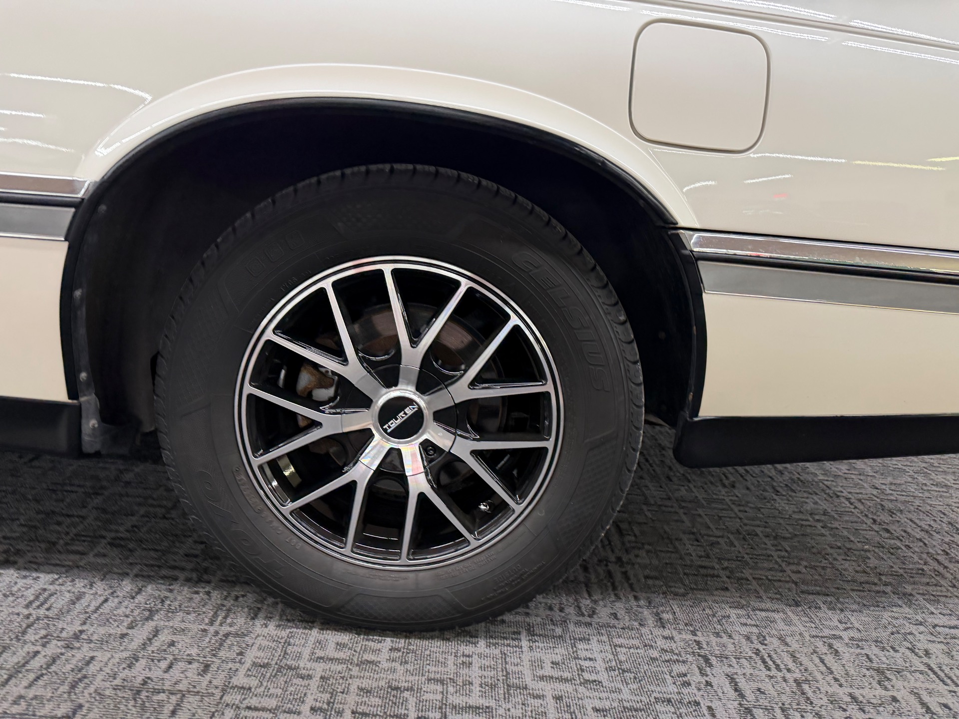 Used 1993 CADILLAC ELDORADO Touring-Pearl white-Sunroof-V8 Northstar-SEE VIDEO | Mundelein, IL