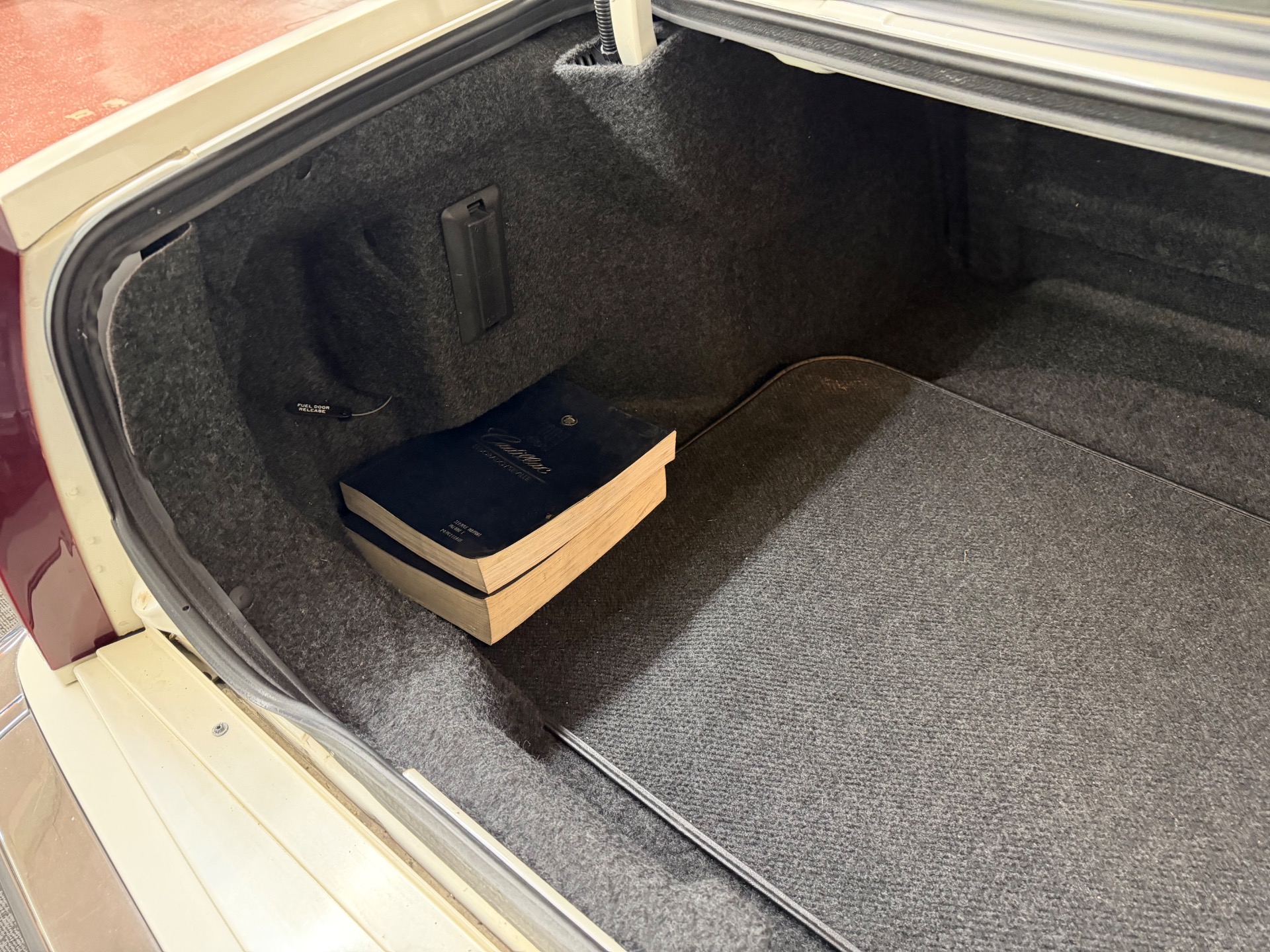 Used 1993 CADILLAC ELDORADO Touring-Pearl white-Sunroof-V8 Northstar-SEE VIDEO | Mundelein, IL