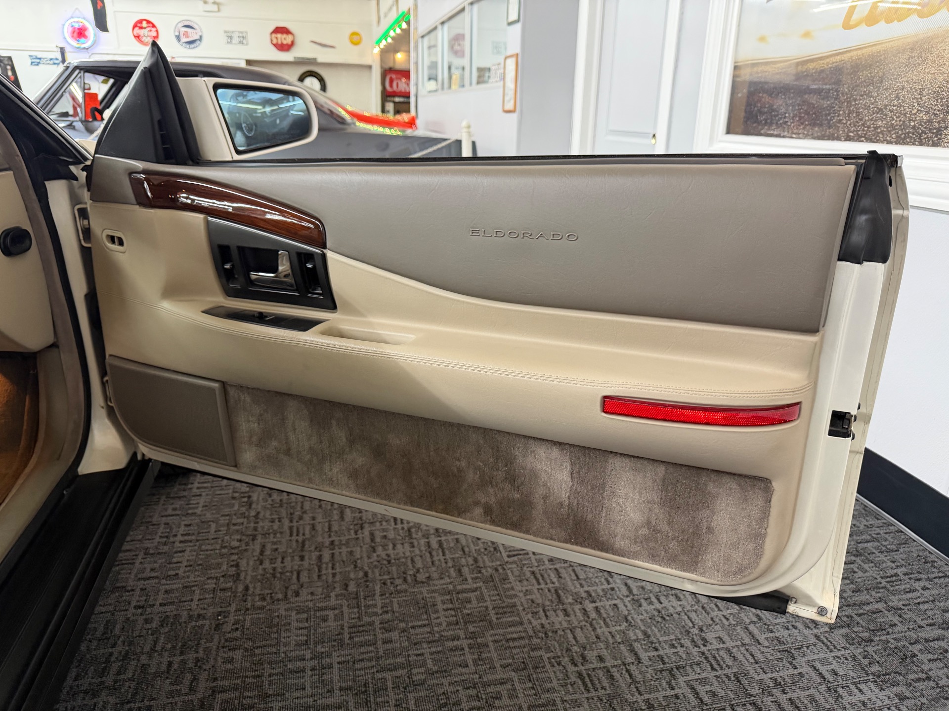 Used 1993 CADILLAC ELDORADO Touring-Pearl white-Sunroof-V8 Northstar-SEE VIDEO | Mundelein, IL