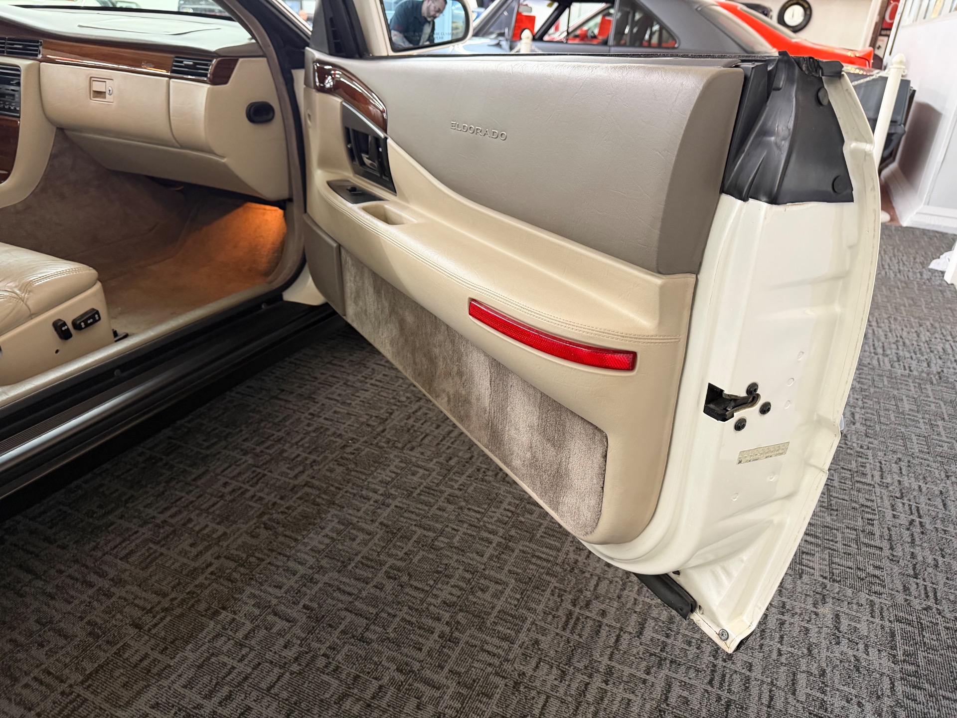 Used 1993 CADILLAC ELDORADO Touring-Pearl white-Sunroof-V8 Northstar-SEE VIDEO | Mundelein, IL