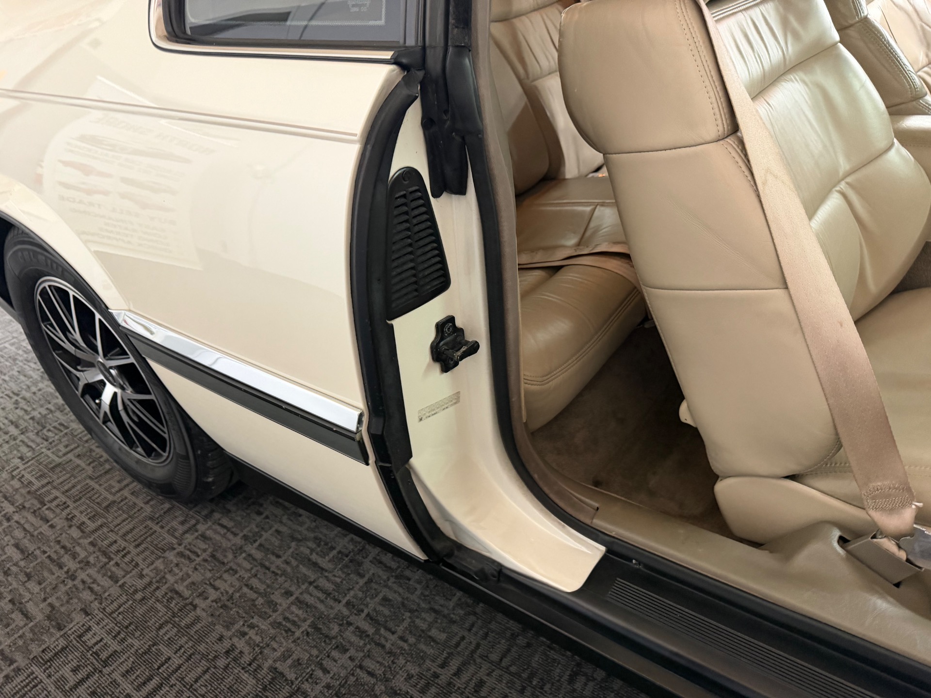 Used 1993 CADILLAC ELDORADO Touring-Pearl white-Sunroof-V8 Northstar-SEE VIDEO | Mundelein, IL