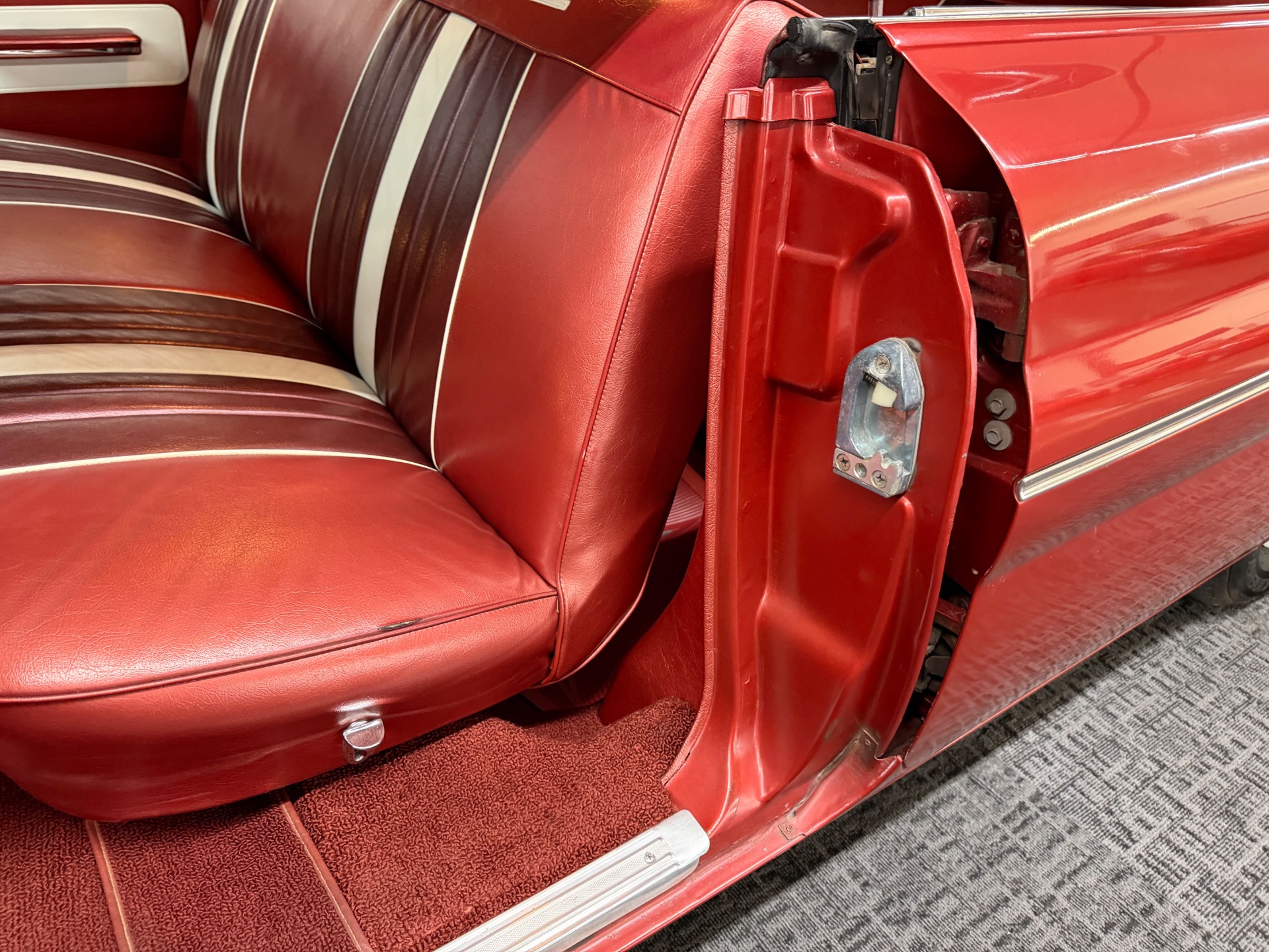 Used 1960 PONTIAC VENTURA VISTA ORIGINAL FACTORY CONDITION-389 V8-NUMBERS MATCHING | Mundelein, IL