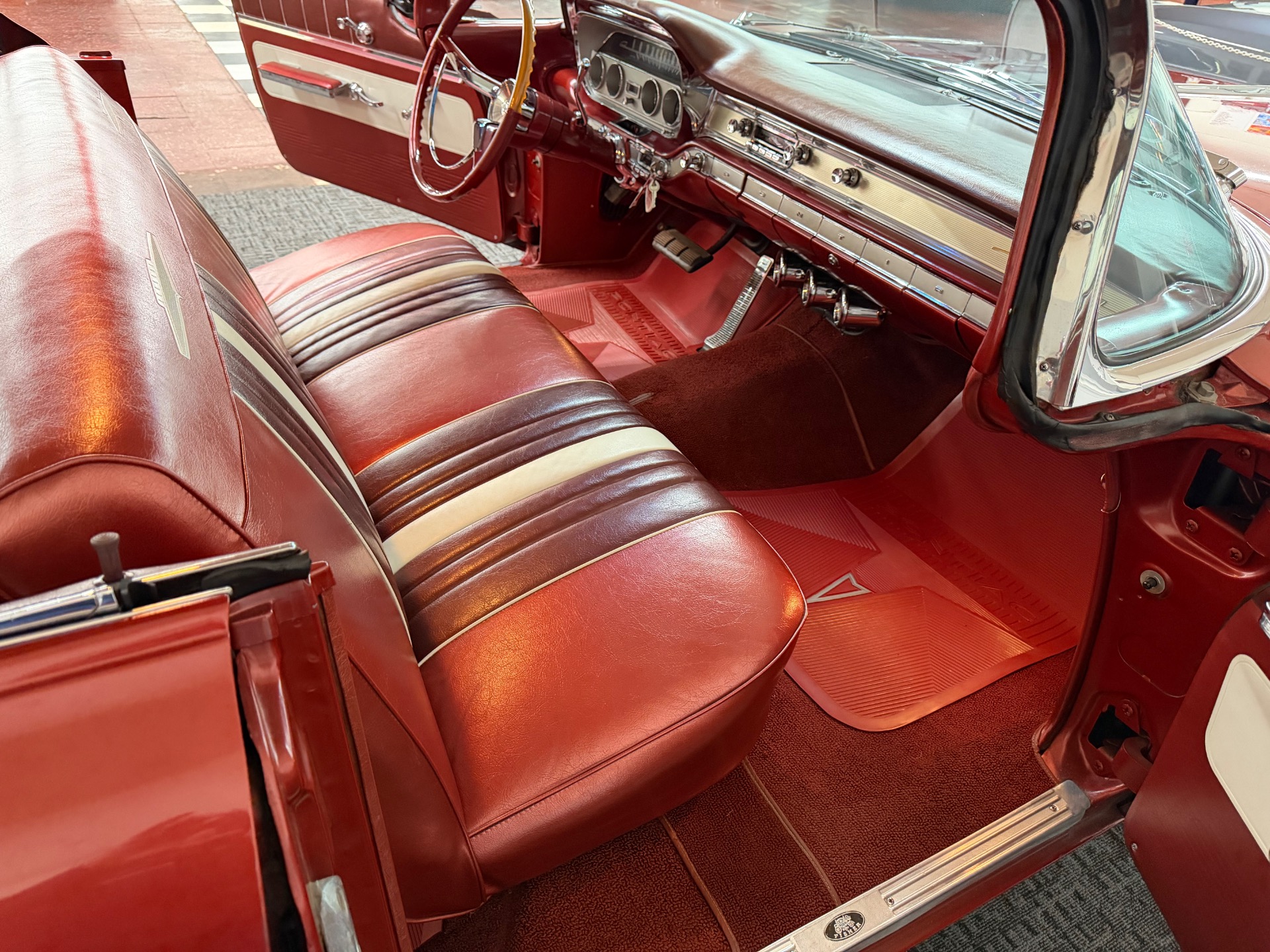 Used 1960 PONTIAC VENTURA VISTA ORIGINAL FACTORY CONDITION-389 V8-NUMBERS MATCHING | Mundelein, IL