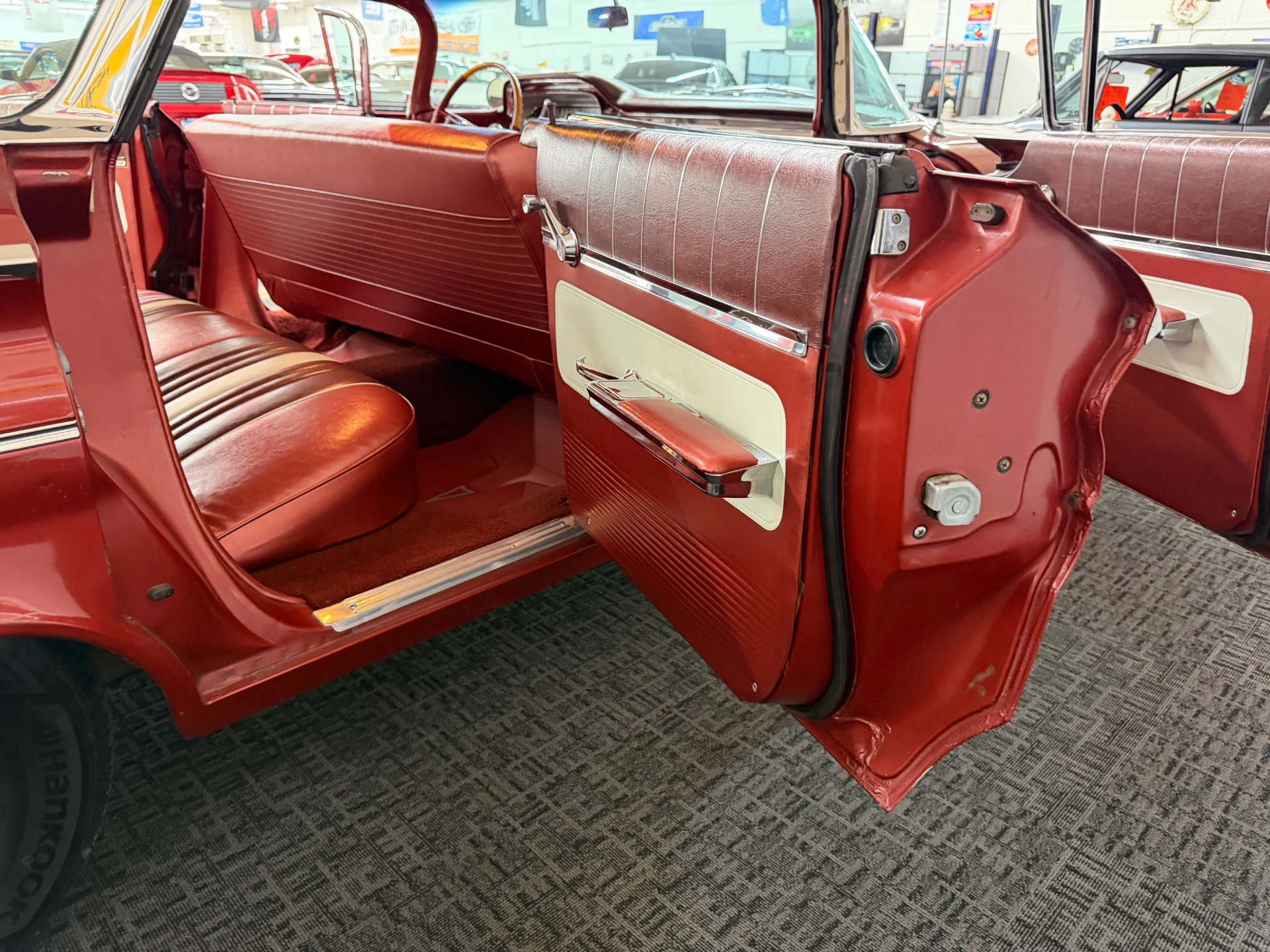 Used 1960 PONTIAC VENTURA VISTA ORIGINAL FACTORY CONDITION-389 V8-NUMBERS MATCHING | Mundelein, IL