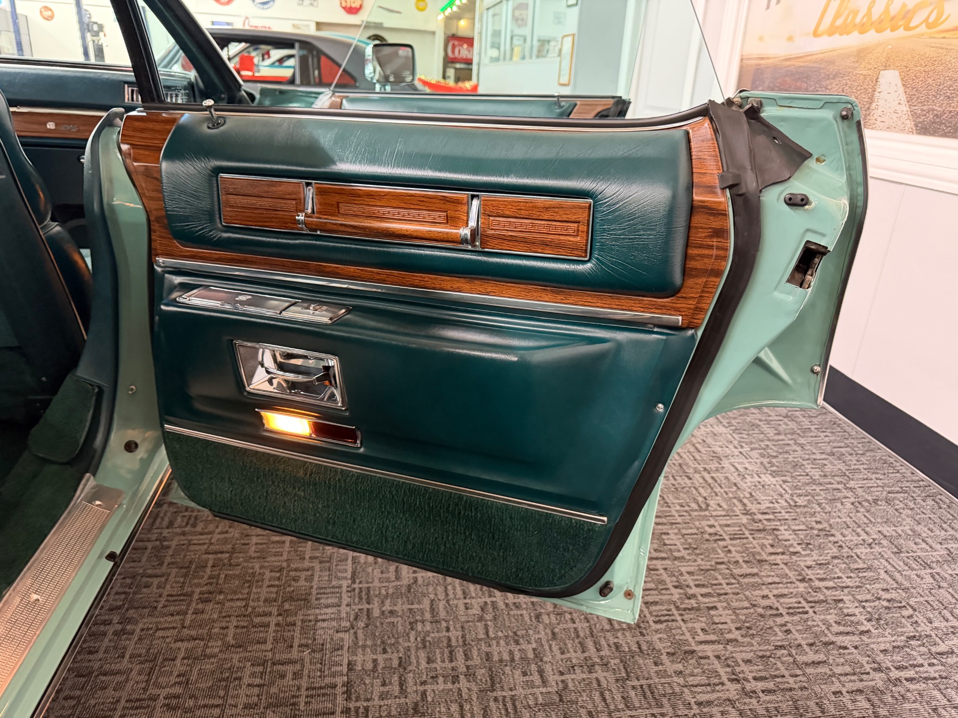 1976 Cadillac DeVille 83