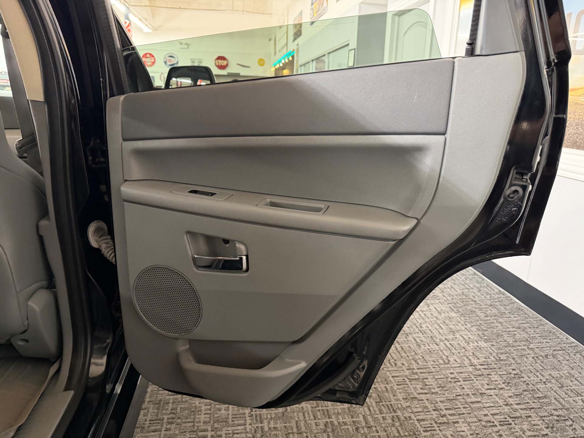 2007 Jeep Grand Cherokee 74