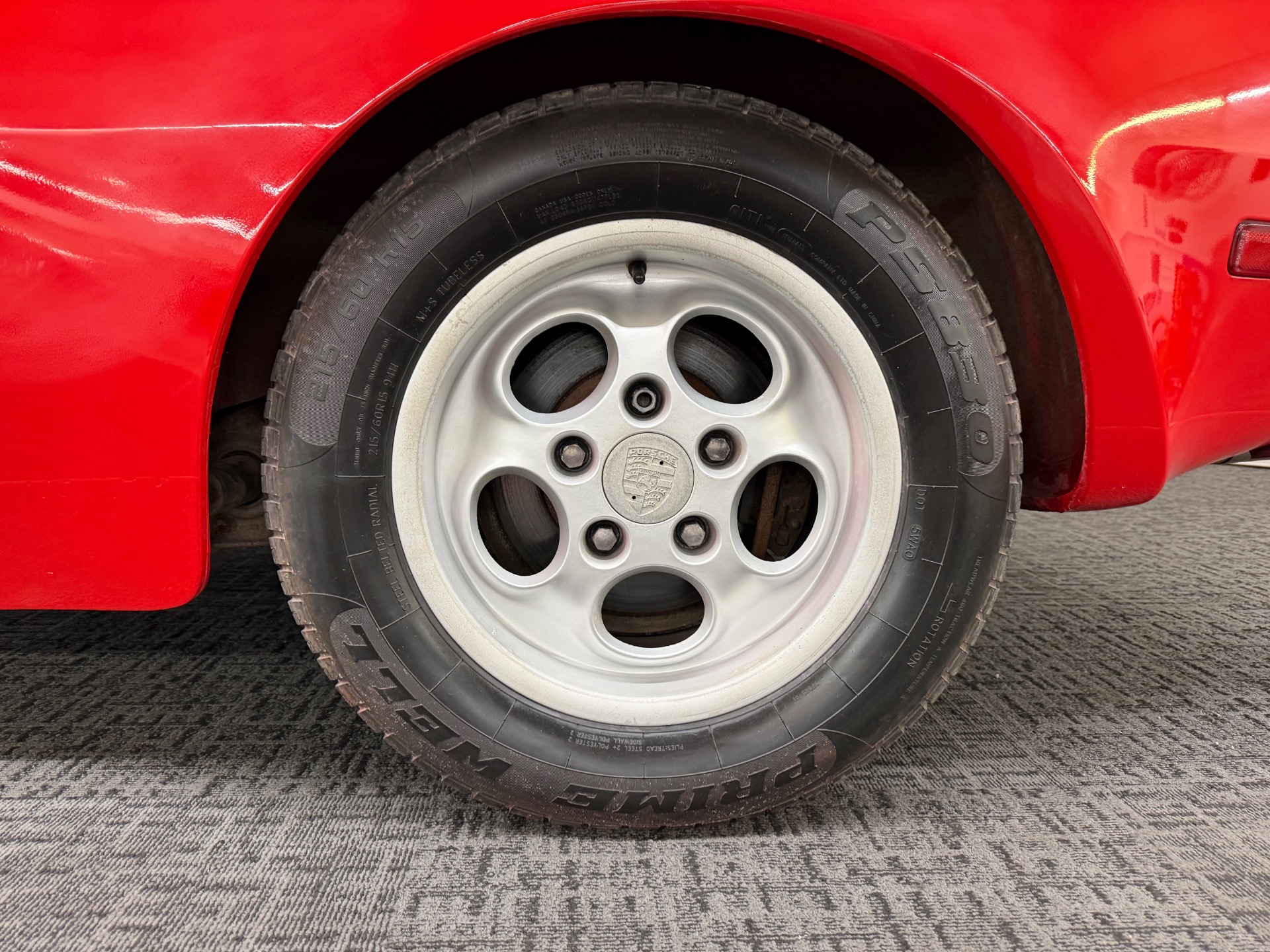 1986 Porsche 944 23