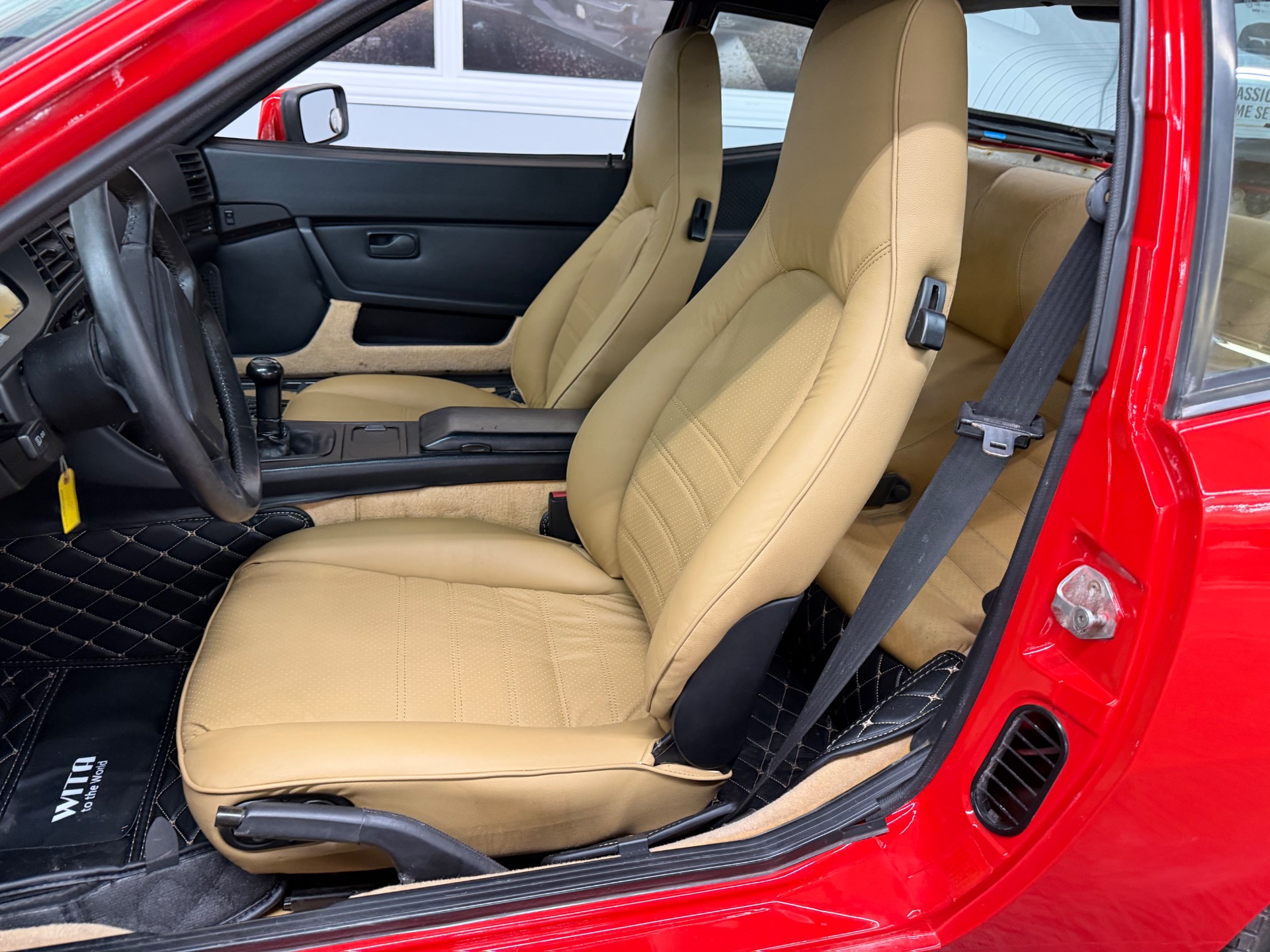 1986 Porsche 944 29
