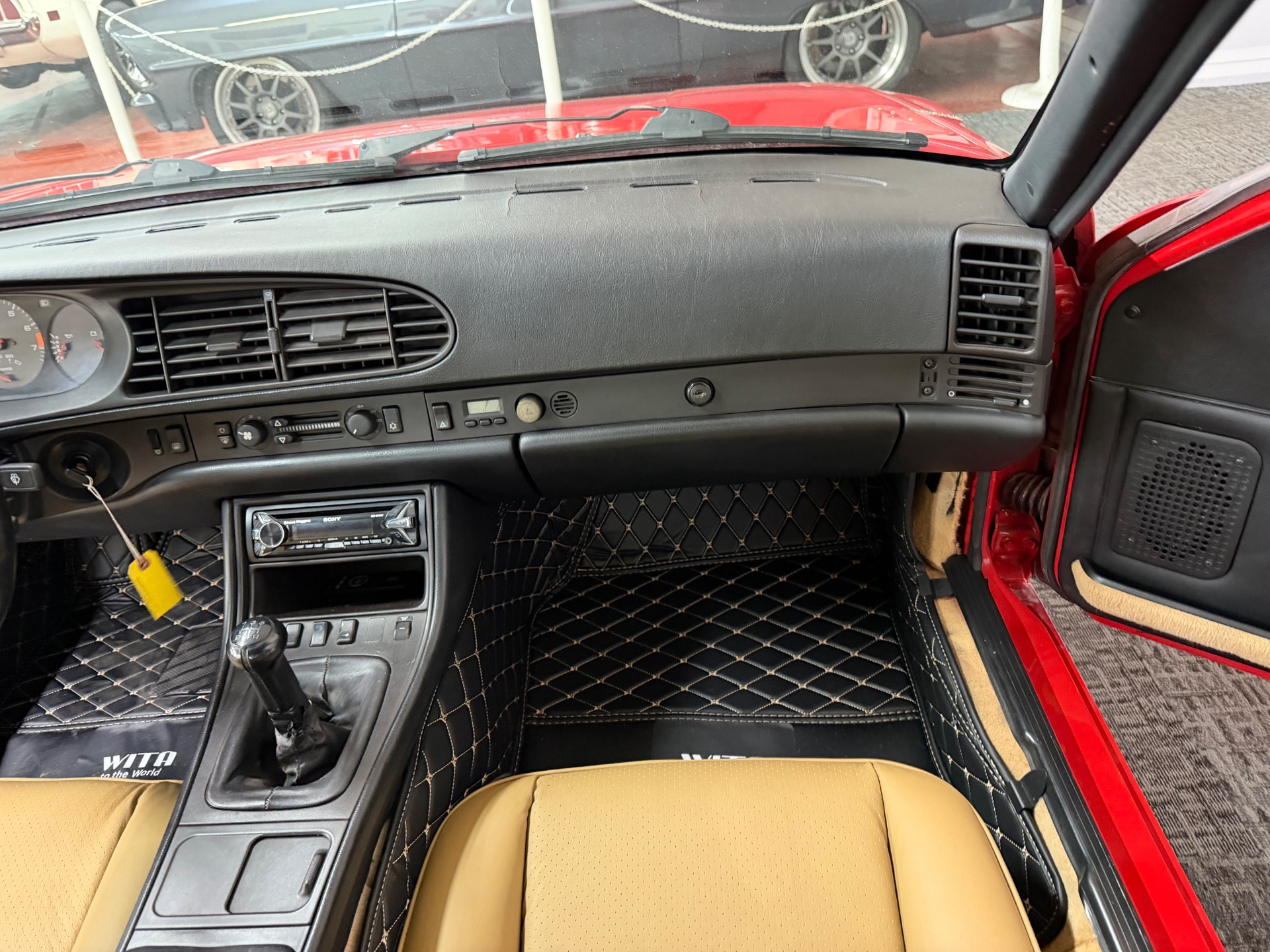 1986 Porsche 944 40