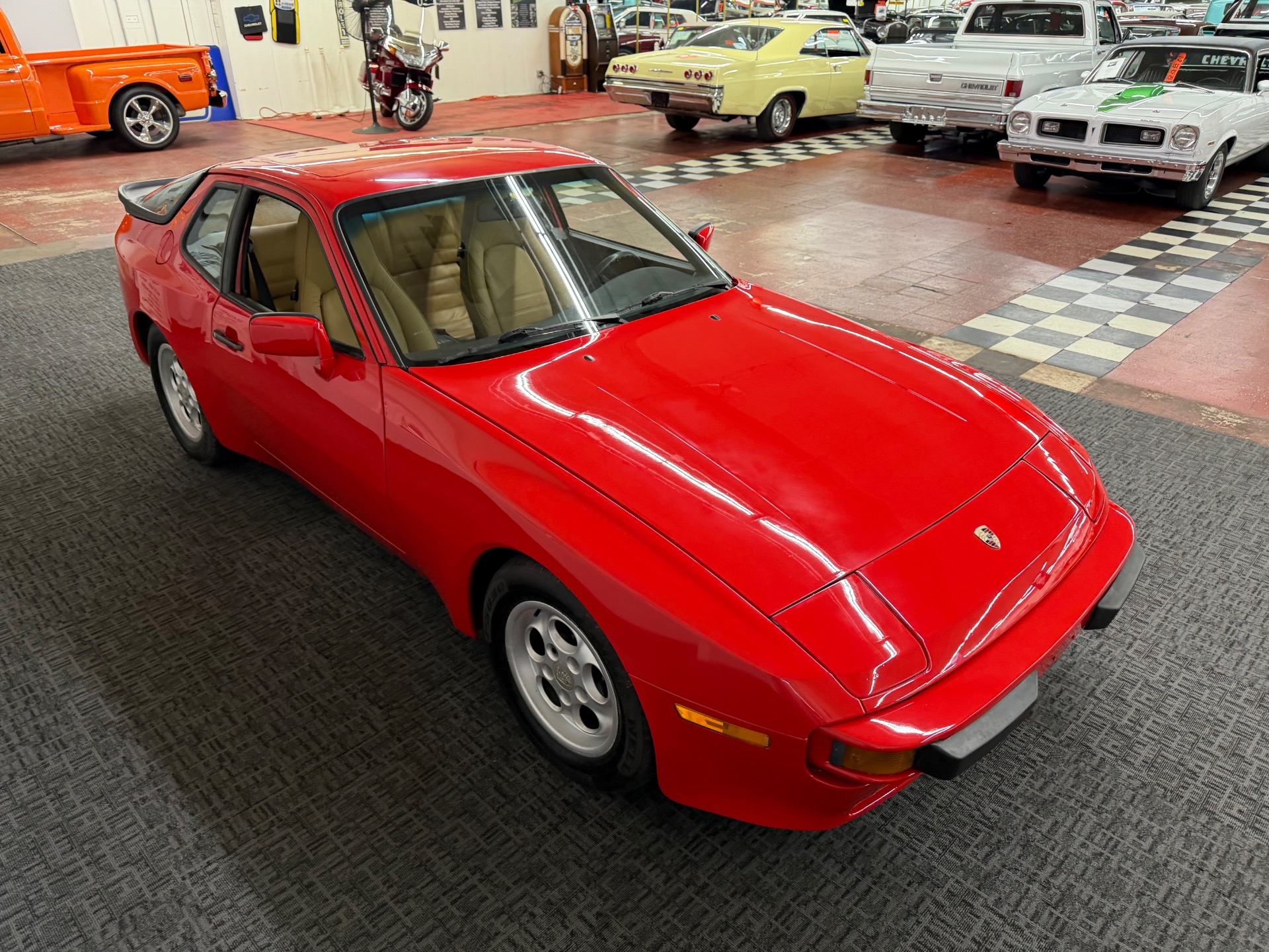 1986 Porsche 944 10